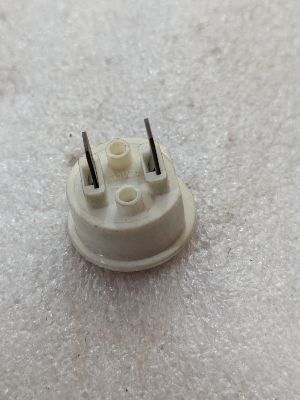 Chicago Miniature 2620QK1 Red Neon Panel Indicator Light 125VAC Industrial OEM