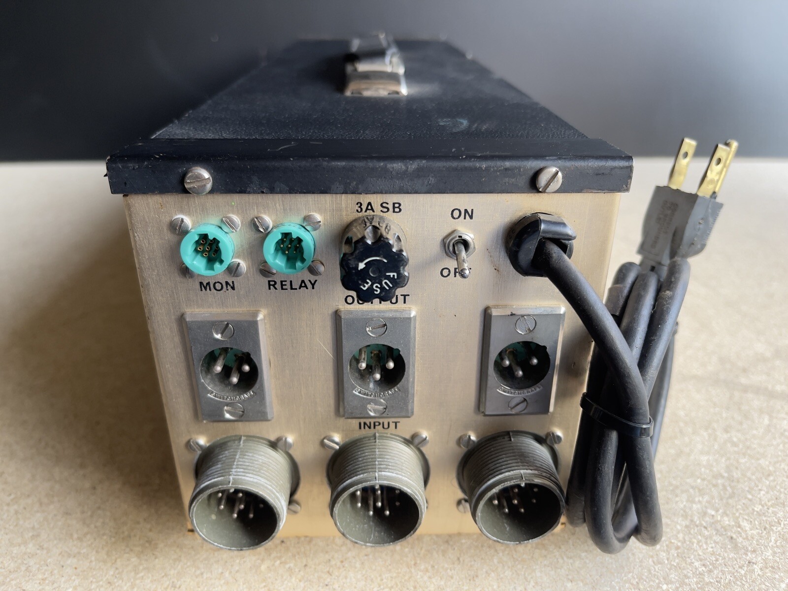 Vintage Modular RF Signal System Bay Laboratories with Plug-ins Model 7111 HAM