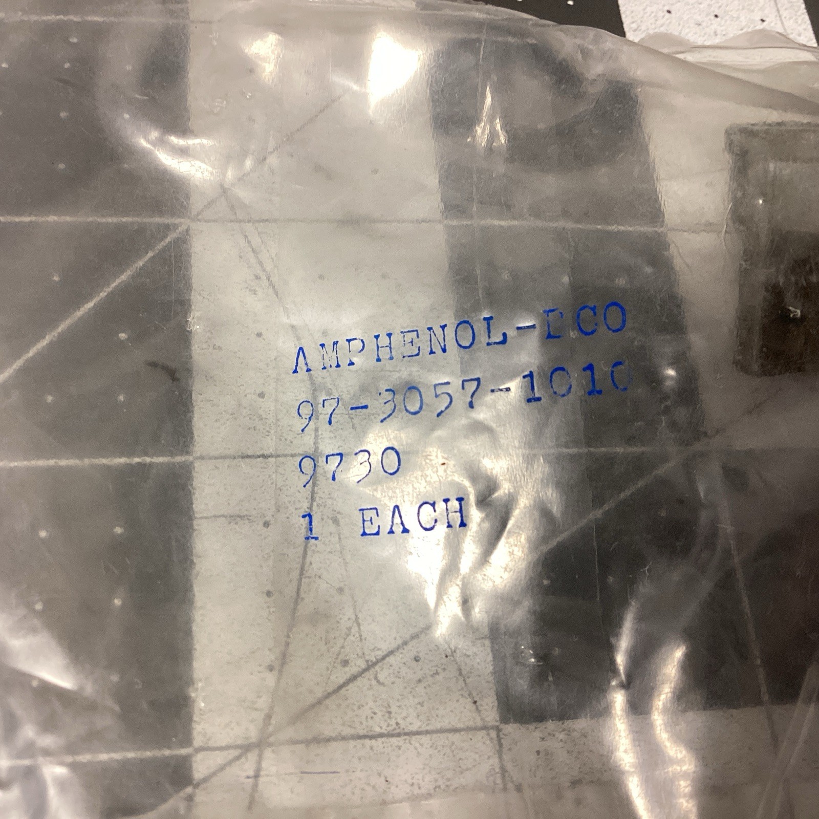 AMPHENOL 97-3057-1010 Circular MIL Spec Strain Reliefs & Ada (LPW112T)