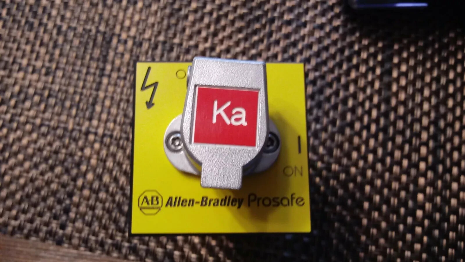 New Allen Bradley 440T-MRPSE11 “Ka” Guardmaster Trapped Key Interlock 11OM