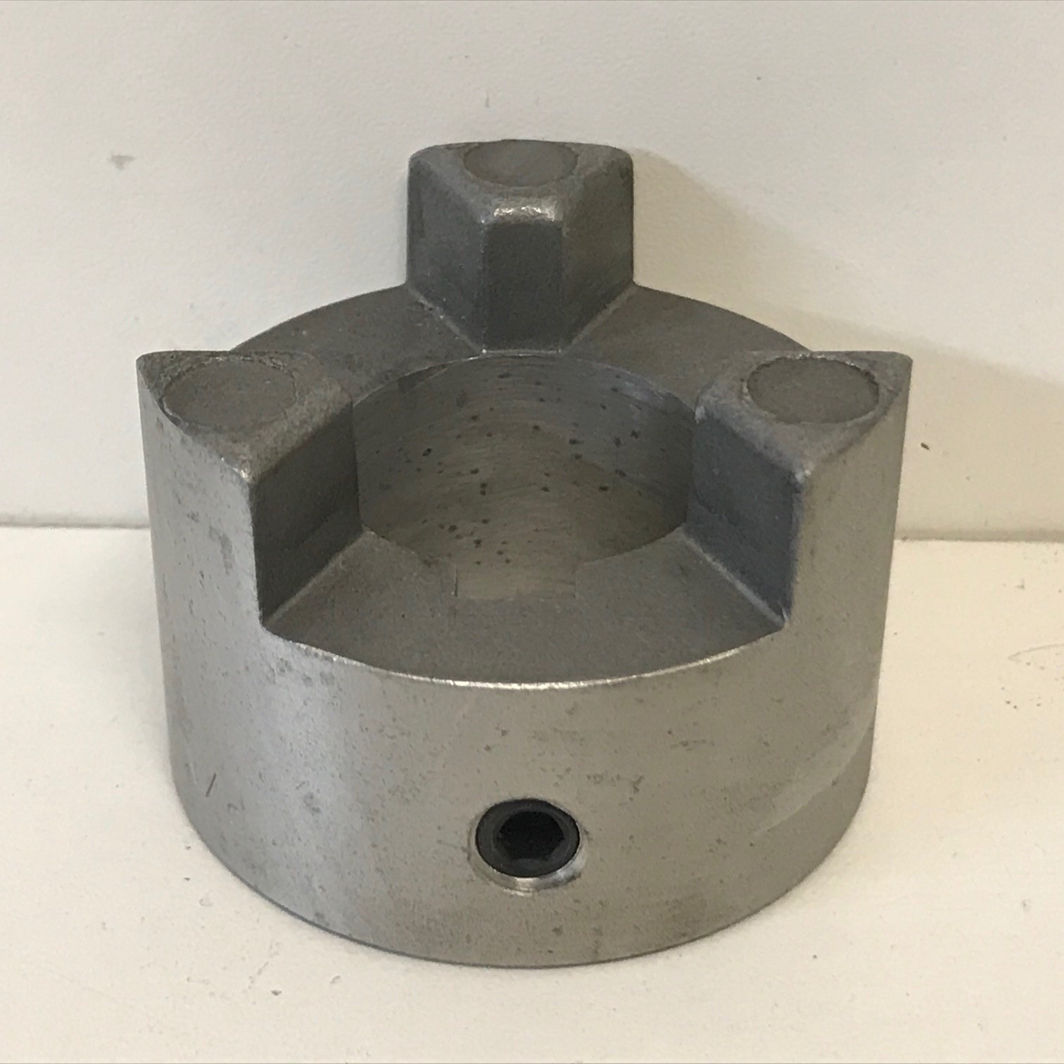 NEW! LOVEJOY L-095 ALUMINUM COUPLING HUB 1-1/8″ BORE 5/16″ KEYWAY 47015