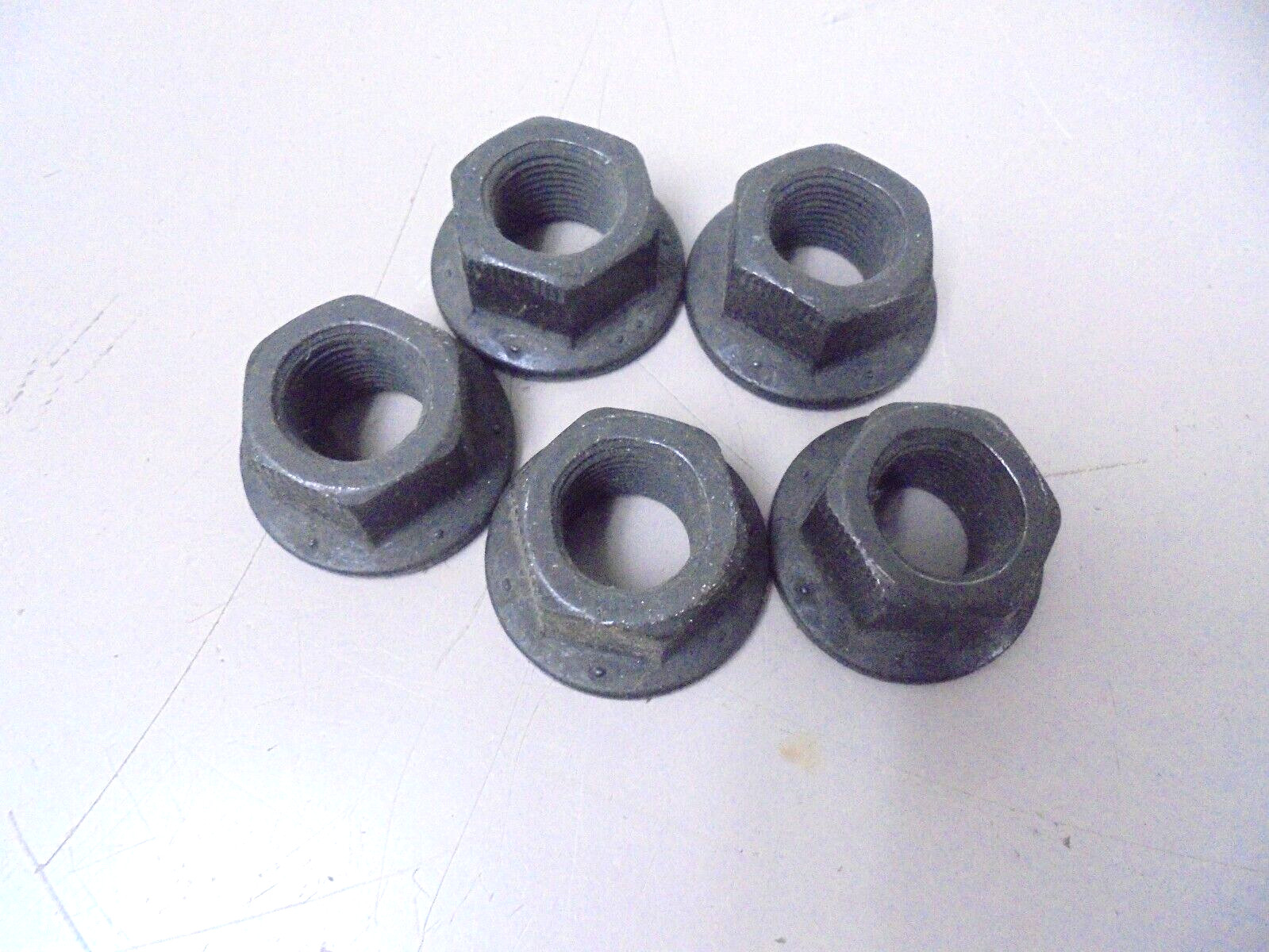 Lot of 5 International 414089C1 Flanged Nut 5/8″-18 Thead