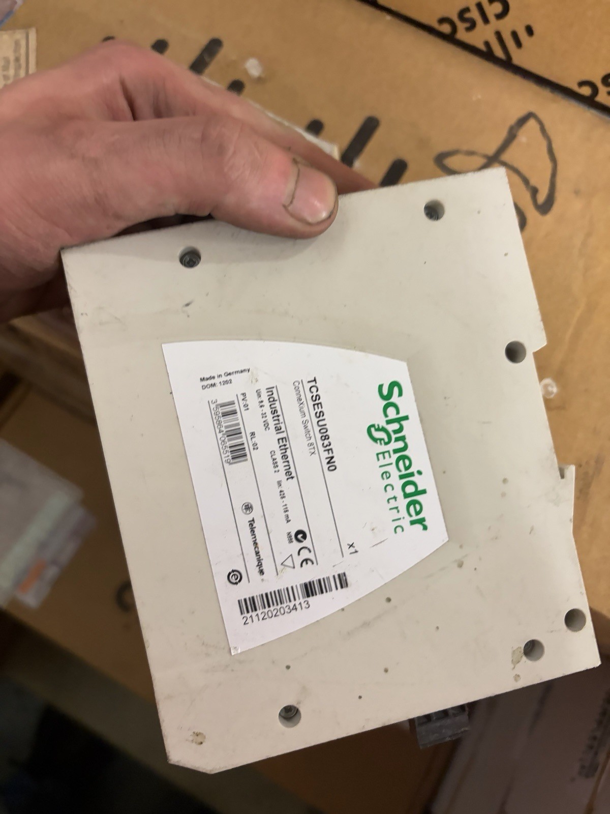 SCHNEIDER TCSESU083FN0 CONNEXIUM SWITCH 8TX MODICON USED