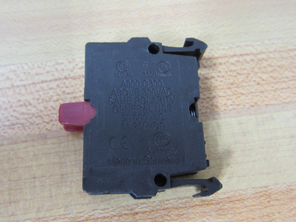 Eaton M22-KC01 Moeller Contact Block M22KC01