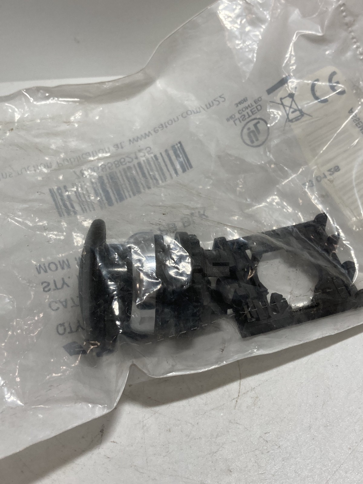 EATON M22M-DP-S PUSHBUTTON OPERATOR MUSHROOM BLACK MOMENTARY NIB