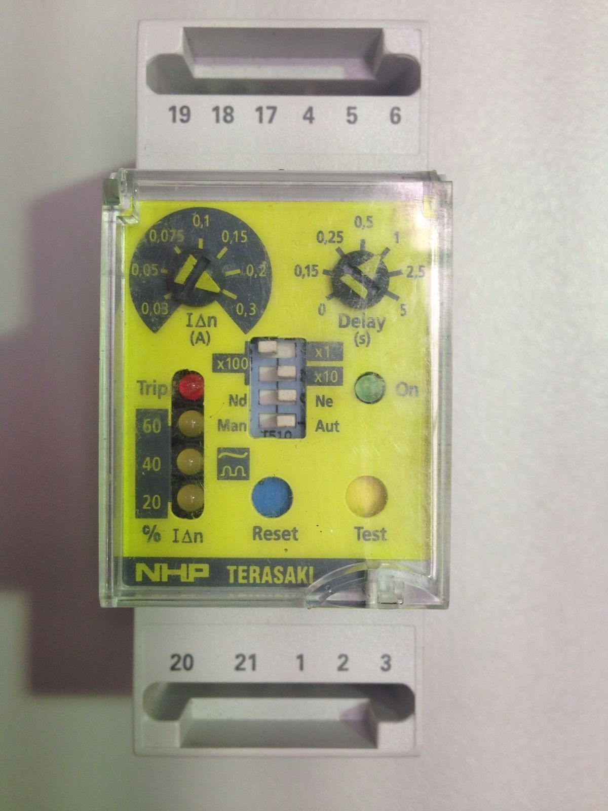 NHP Terasaki D2-S RD3AF11N Earth Leakage Relay Delta Din 2 Pole A24V 0,03-30A