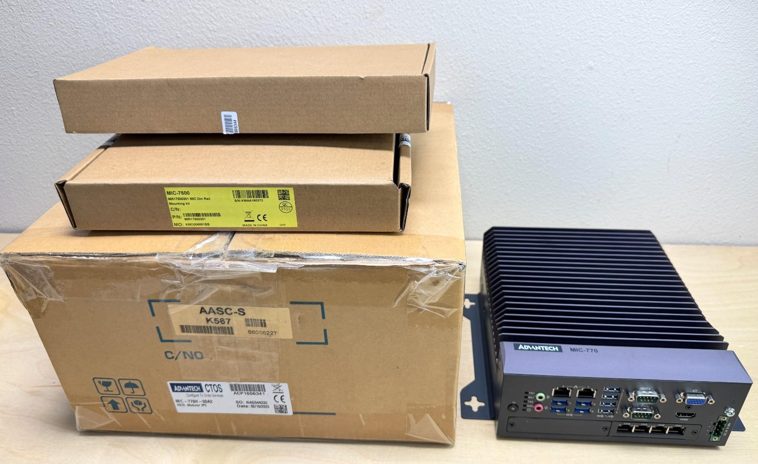 Advantech MIC-770 V1 High Performance Embedded Industrial PC, MIC-770Q-00A2