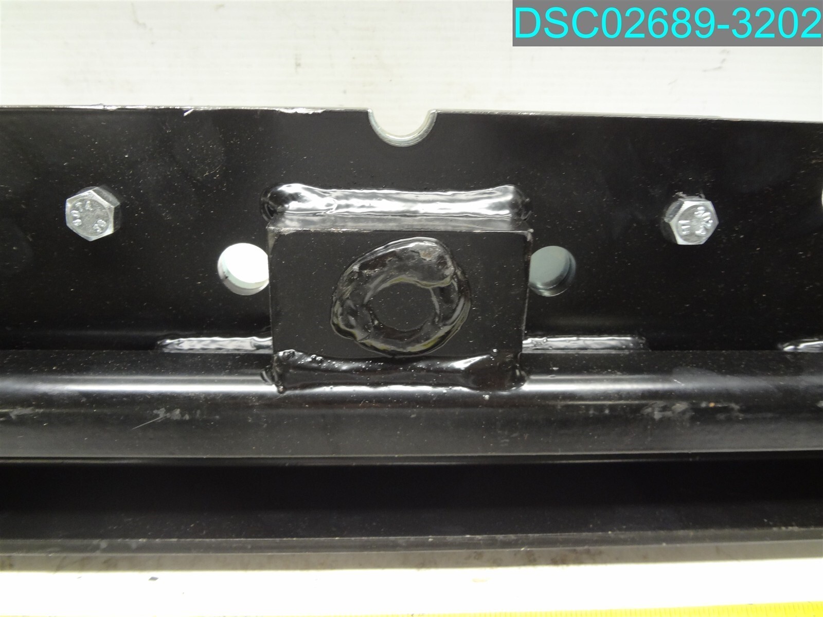 114-79-1 E32-D BLACK 23-3/4″ L X 5-1/4″W PIN 6-1/4″