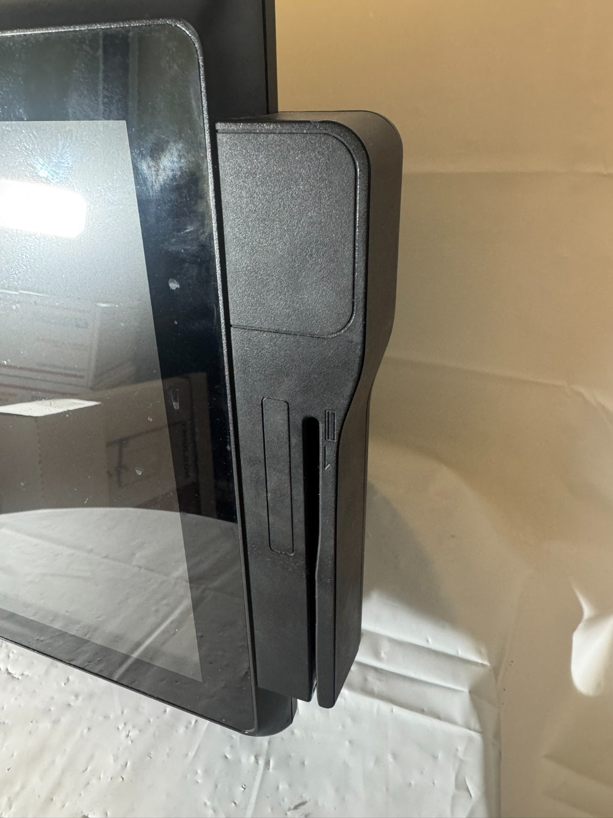 Touch Dynamic J1900 POS w/ Base, Card Reader & 500GB HDD – No Power Supply