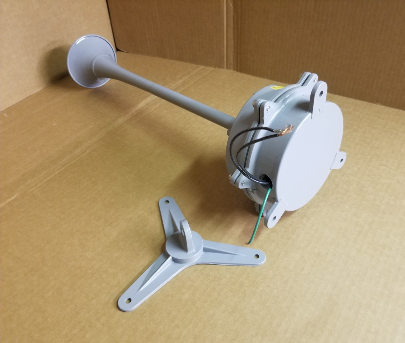 New Open Box Federal Signal 55-120-1 Resonating Horn/Electric H 120VAC 52092WVS