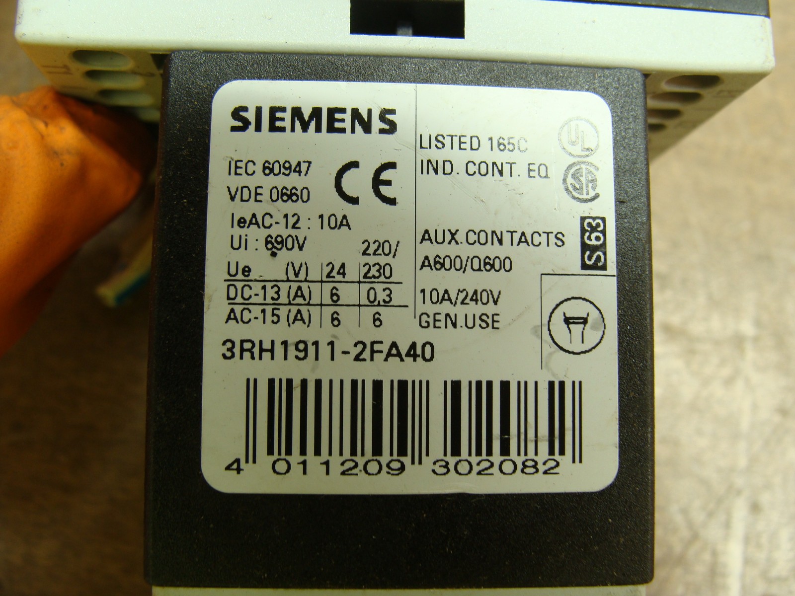 LOT OF 2 SIEMENS CONTACTORS 3RT1016-2BB42 W/3RH1911-2FA40 & 3RT1916-1BB00