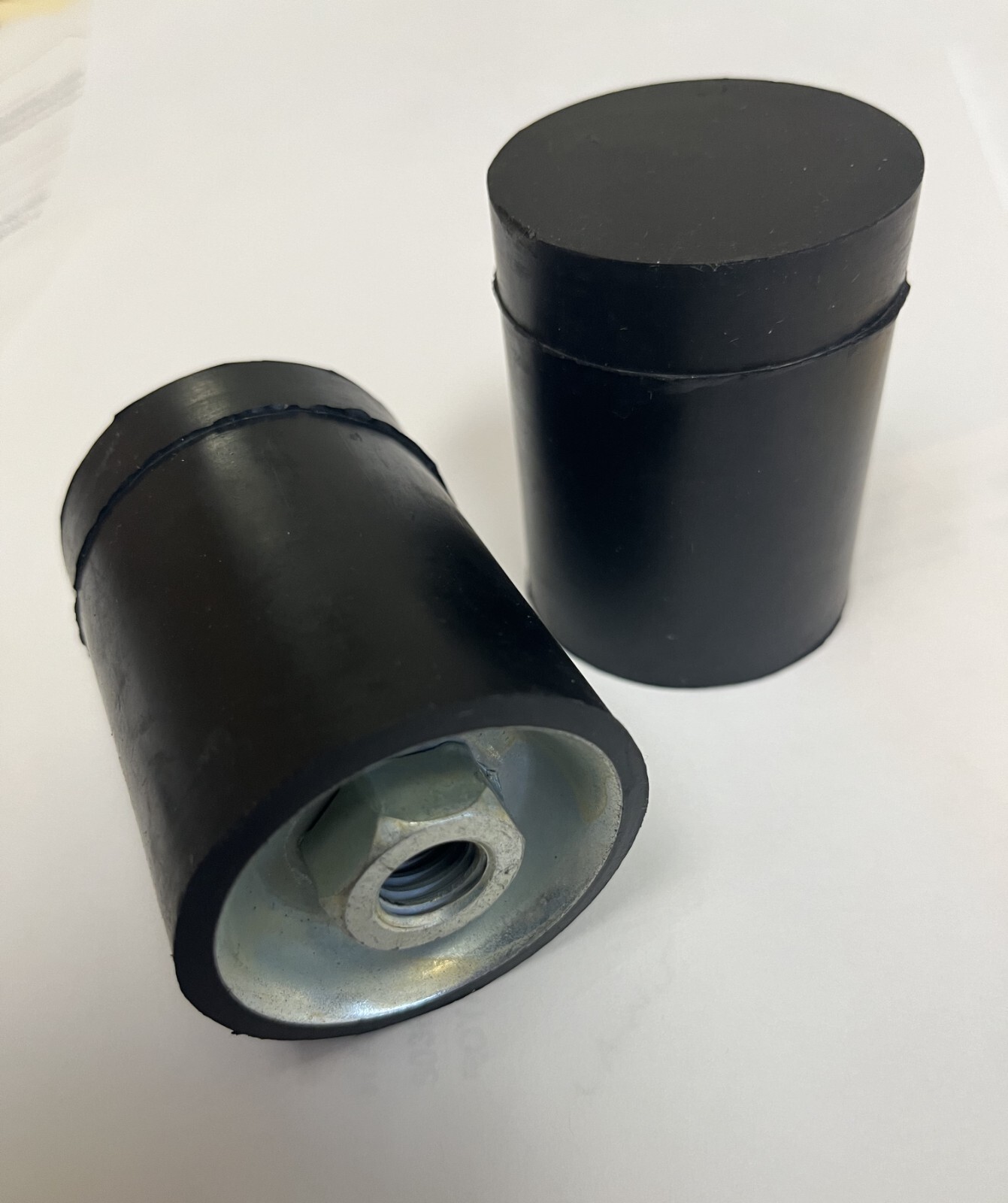 NEW – 2″ DIAMETER 2 5/8″ TALL FIRM RUBBER BUMPER FOOT 1/2-13 FEMALE