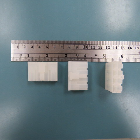 YAZAKI 7123-2885 Qty of 100 per Lot 8 way, M type Fast On Natural