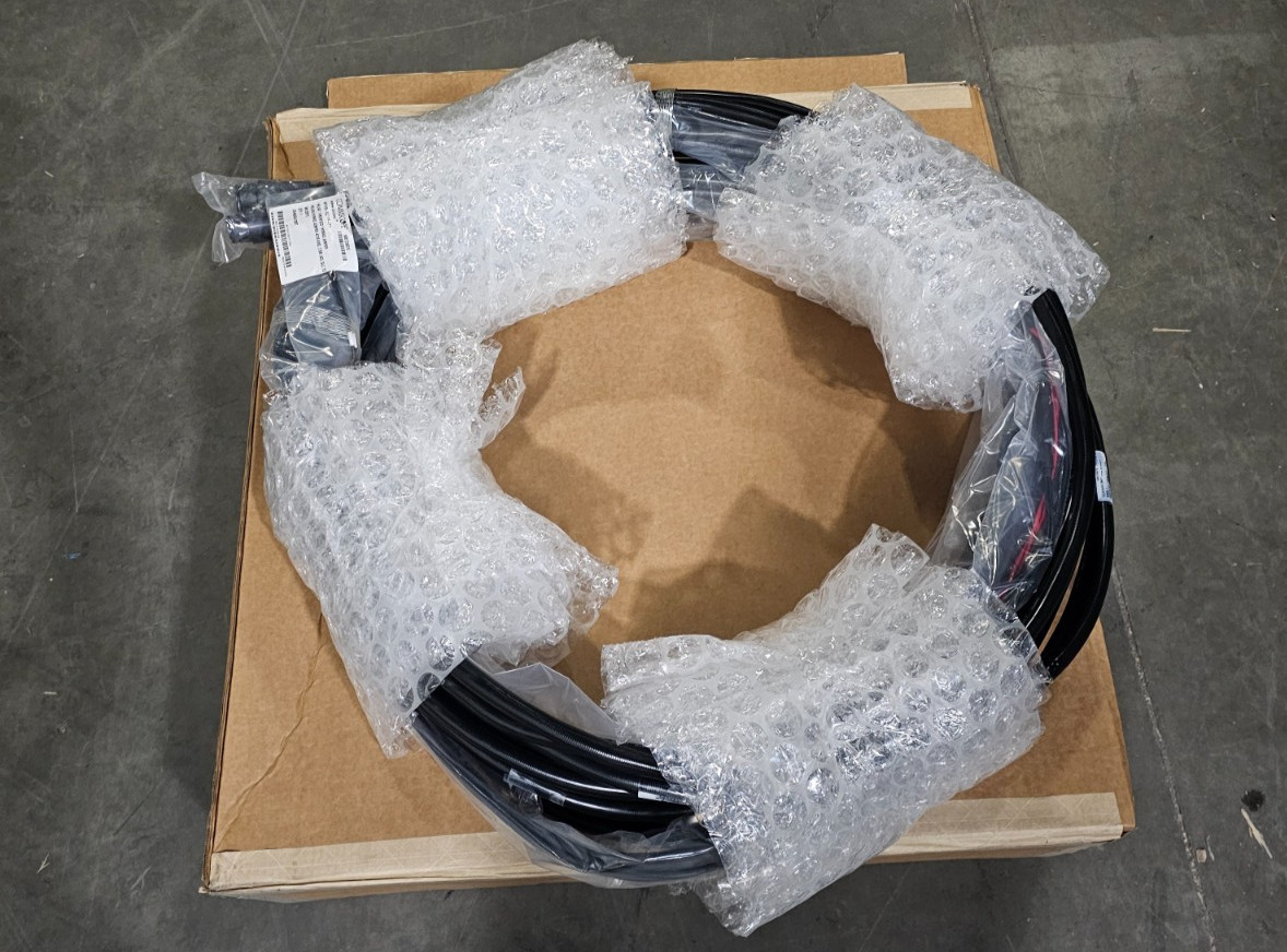 CommScope HFT410-2SBVYF-20G 20 Ft. HELIAX® FiberFeed Hybrid Jumper 4×10 AWG