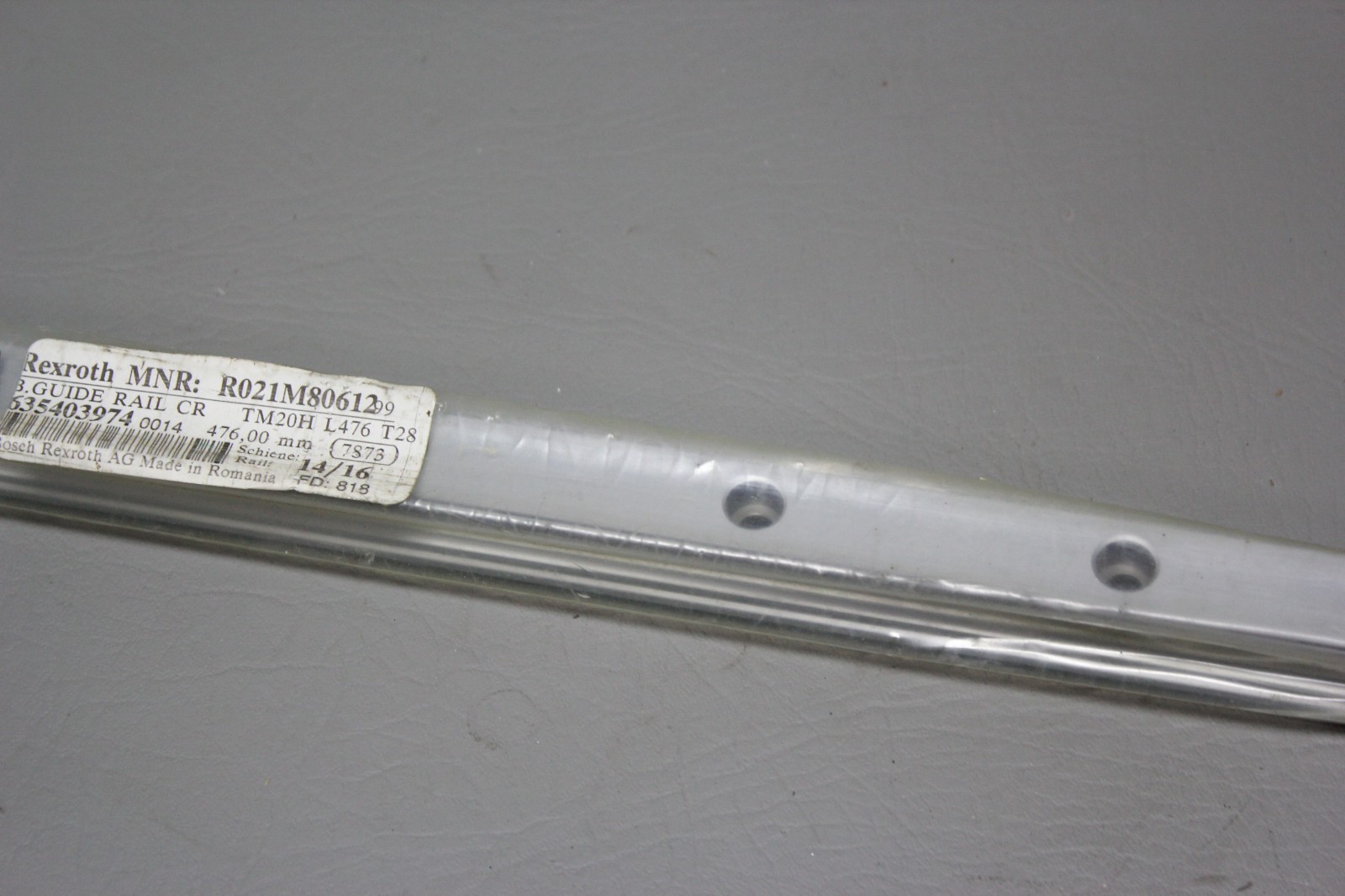 NEW REXROTH 476mm GUIDE RAIL CR TM20H L476 T28 R021M80612