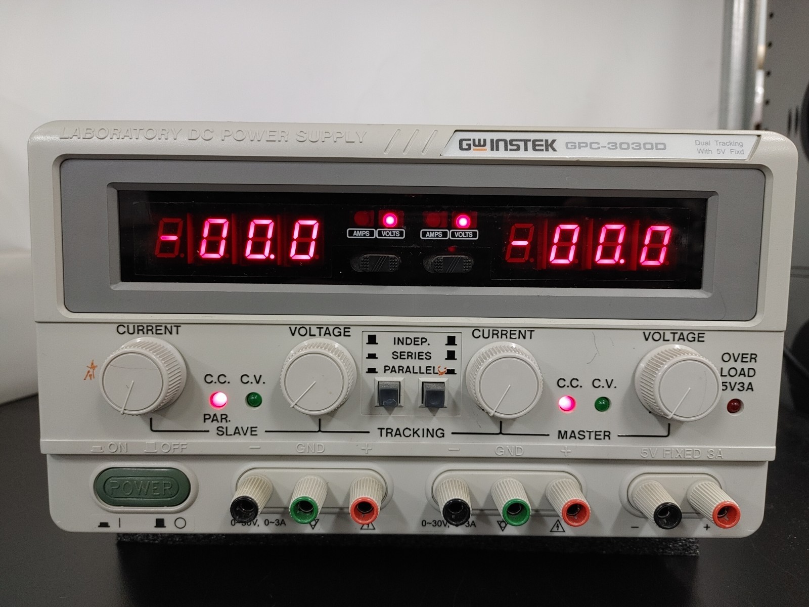 GW INSTEK GPC-3030D Dual Tracking with 5V Fixed Laboratory DC Power Supply