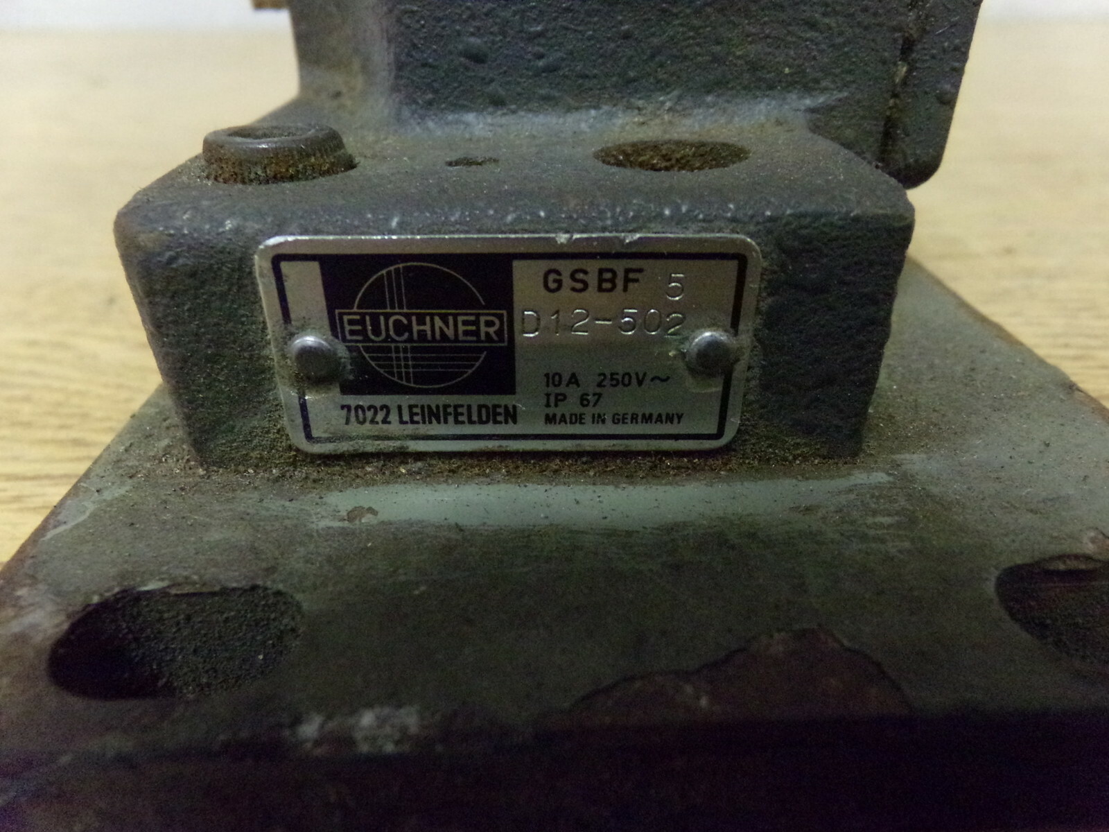 Euchner GSBF 5 D12-502 7022 Leinfelden 10A 25V IP 67 *FREE SHIPPING*