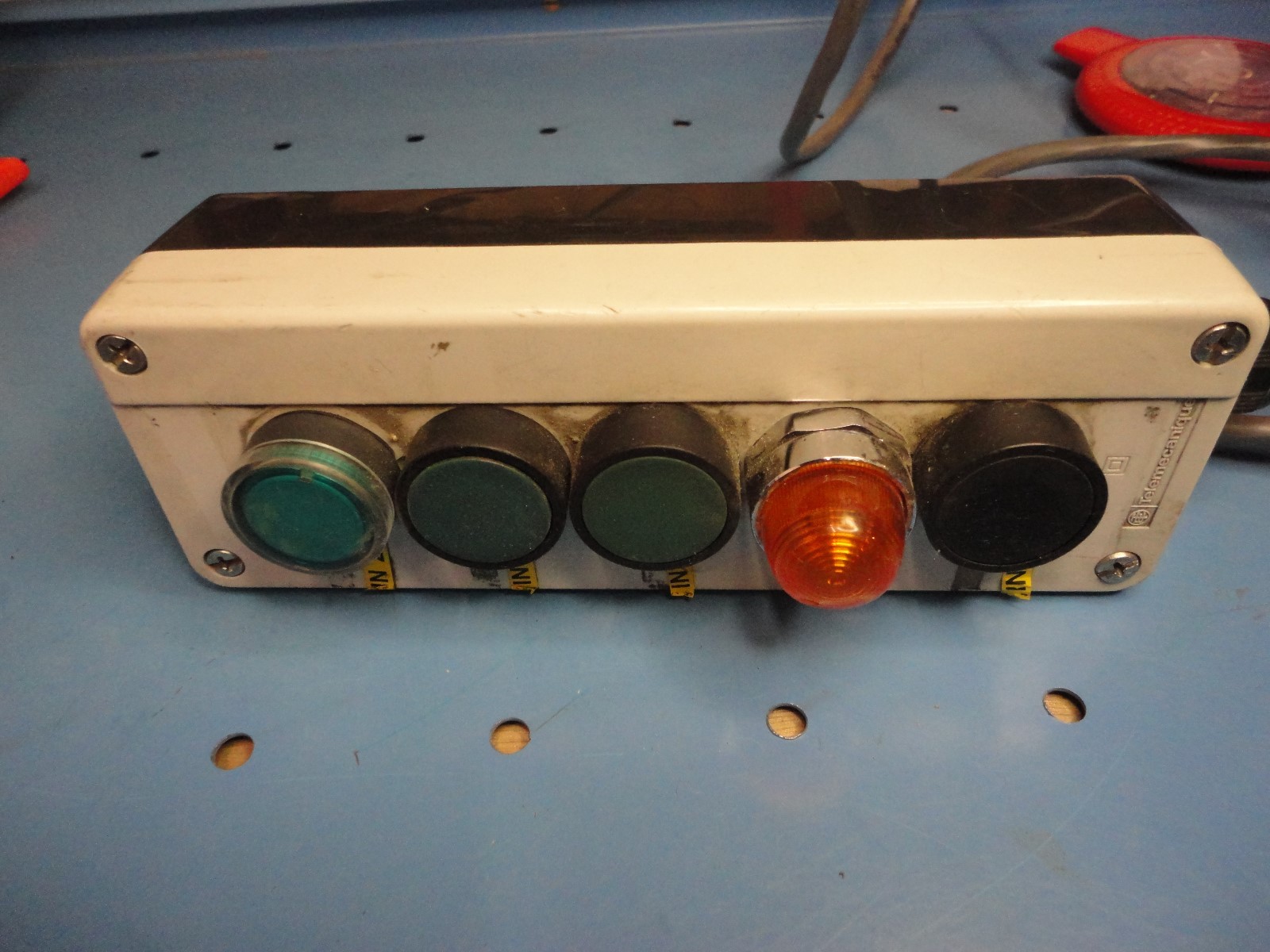 Used, Free Ship, Telemecanique 5 Hole Push Button Box, 7-1/2″ L x 2-5/8″ W x 2″