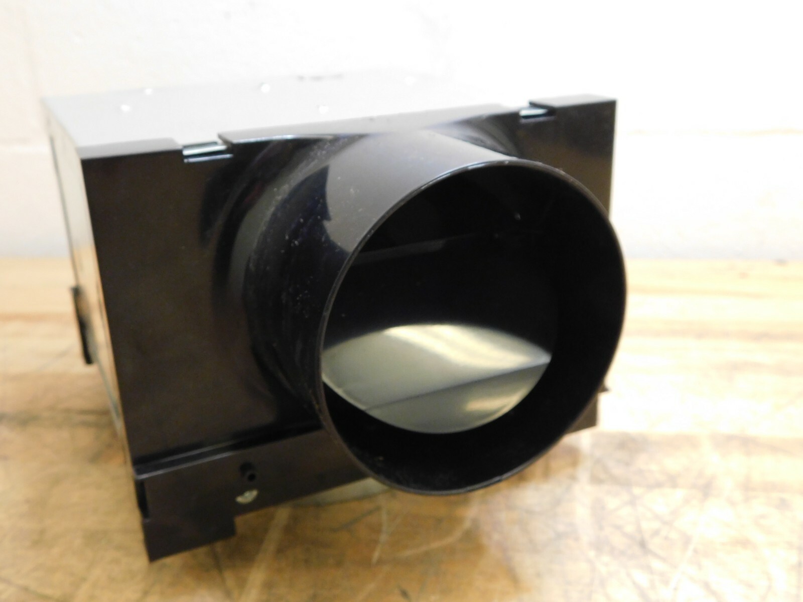 Fantech Enclosed Exhaust Fan 4″ Blade Direct Drive 0.027 hp 100 CFM PB110