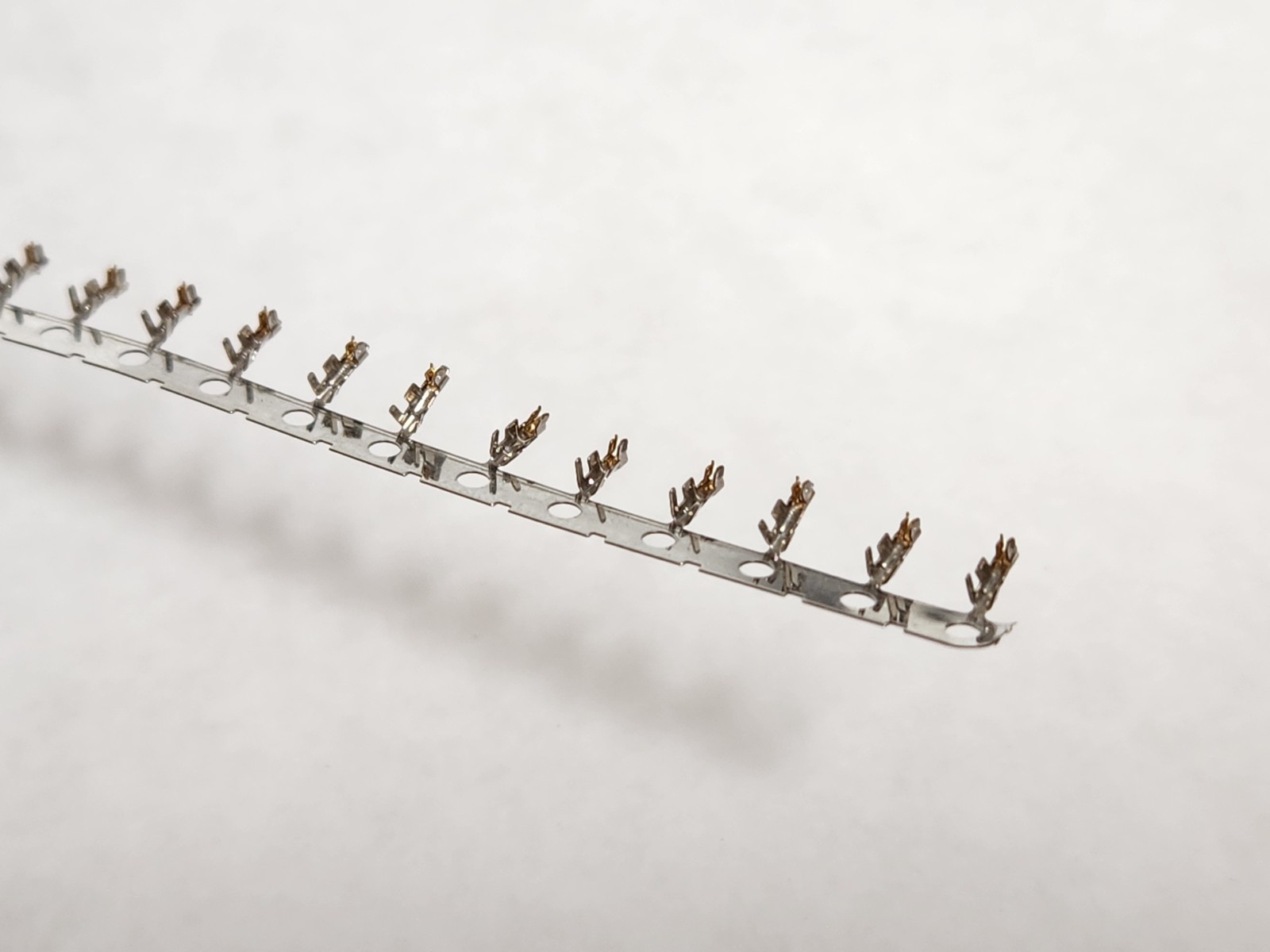 2900 Pcs On Roll Hirose DF13-2630SCFA(04) Socket Contact Gold 26-30 AWG Crimp