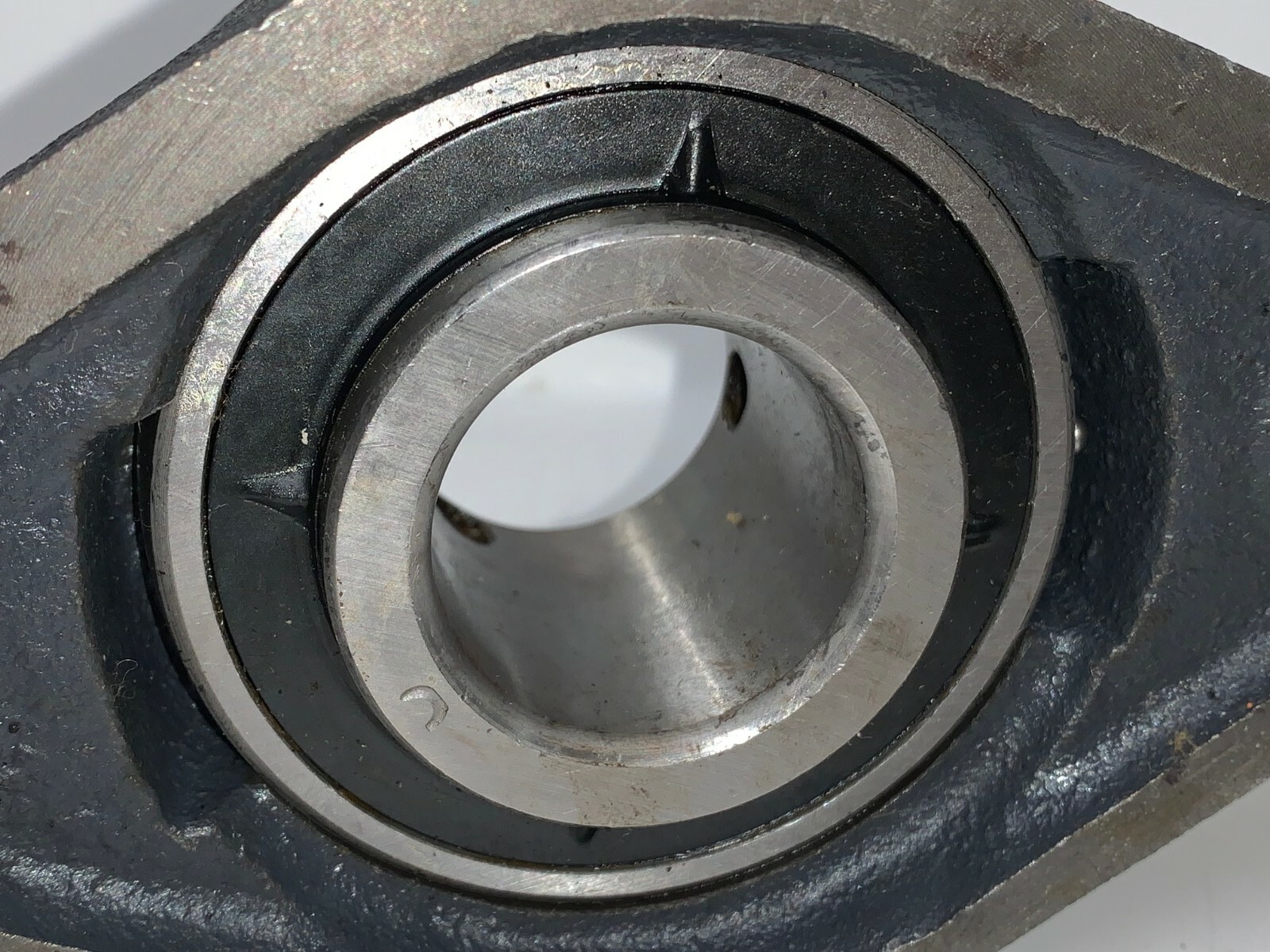 ISC FLANGE BEARING, UC207-20, FL207, 1-1/4″ BORE, 1-7/8″ BEARING OD, 6-3/8″ L