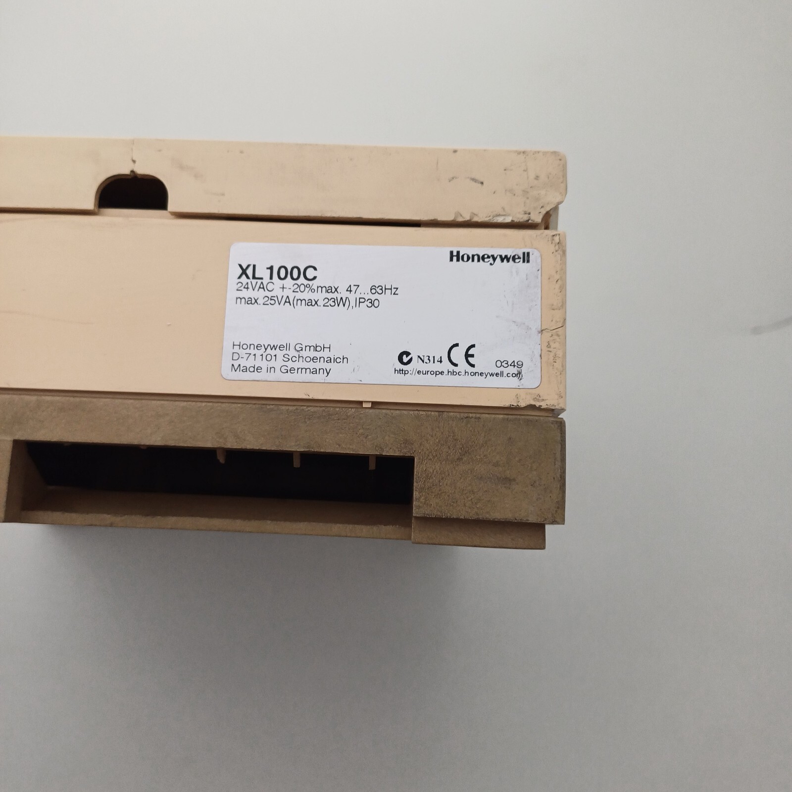 HONEYWELL XL100C EXCEL 100C WITH C-BUS & MODEM INTERFACE GERMANY