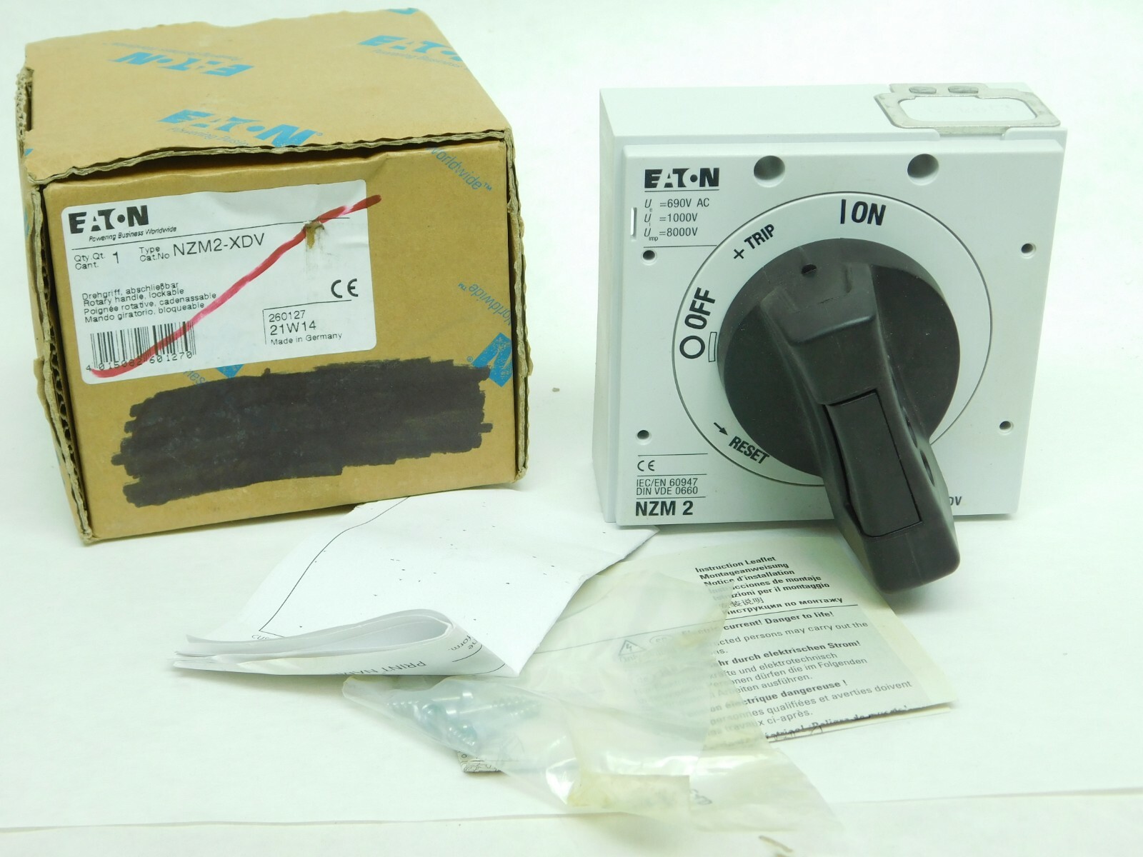 NEW! EATON NZM2-XDV ROTARY HANDLE LOCKABLE (VN)