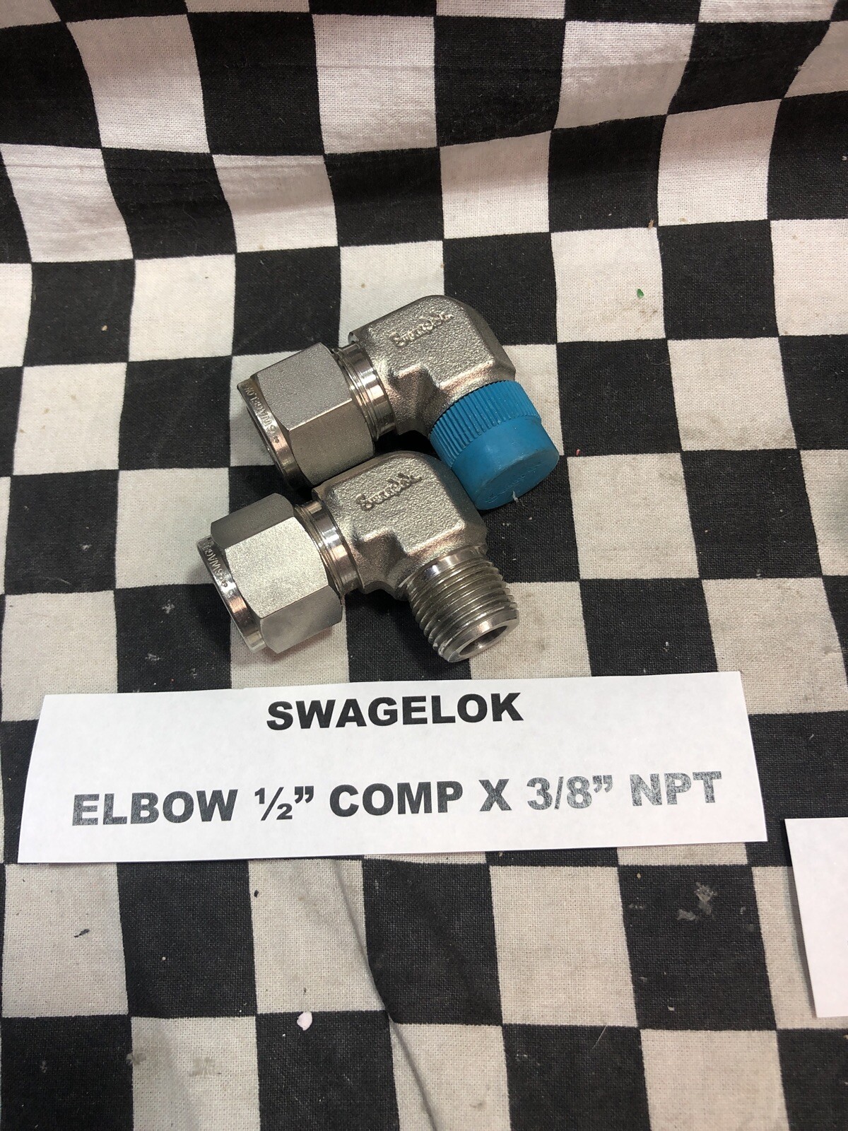 SWAGELOK Parker MALE ELBOW SS-810-2-8, 8-6 CBZ-SS, 4-4 CBZ-SS SHIPSAMEDAY#1174Q4