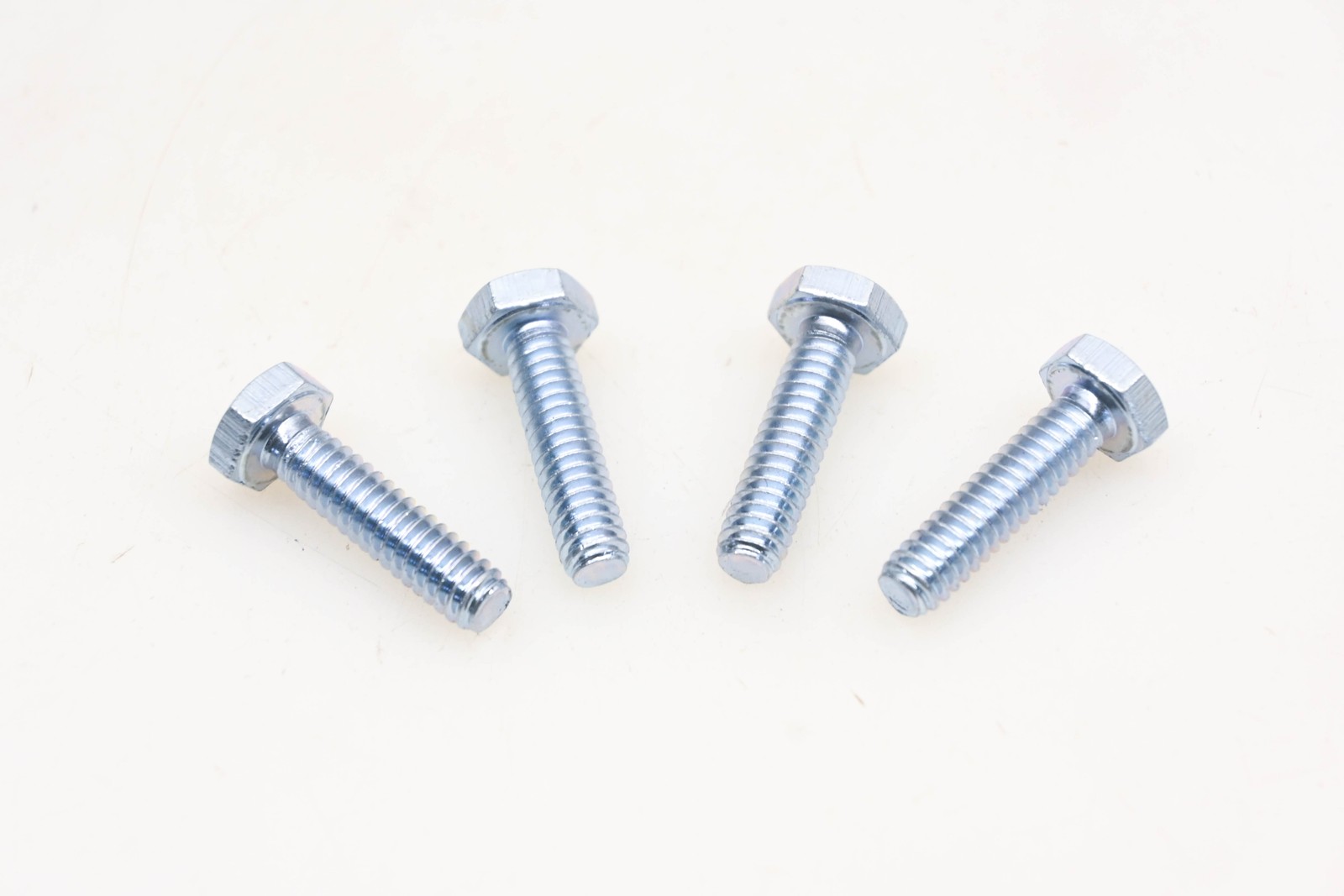 Aftermarket IQ033-1 1/4-20 x 1″ x 7/16″ Grade 5 Hex Bolts Qty 4 NOS