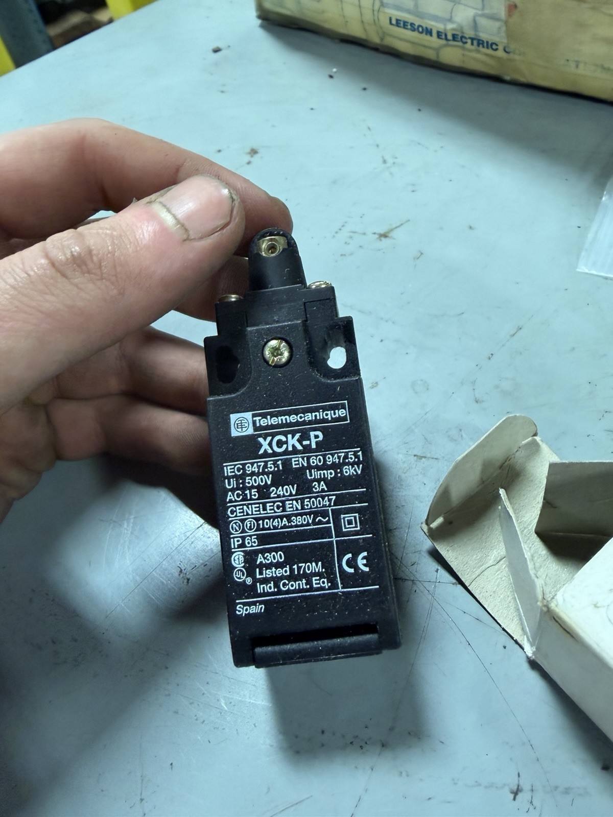 NEW CONTACT LIMIT SWITCH TELEMECANIQUE XCK-P102