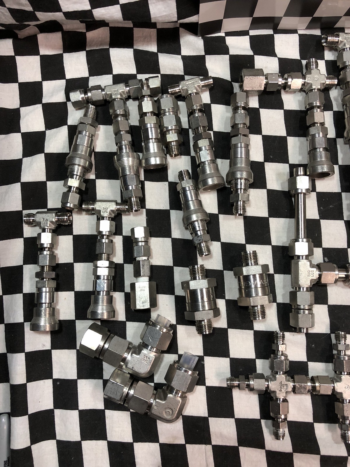 BIG LOT SWAGELOK QUICK CONNECT UNION PORT CROSS TEE ELBOW FILTER SS-QC4-S-400