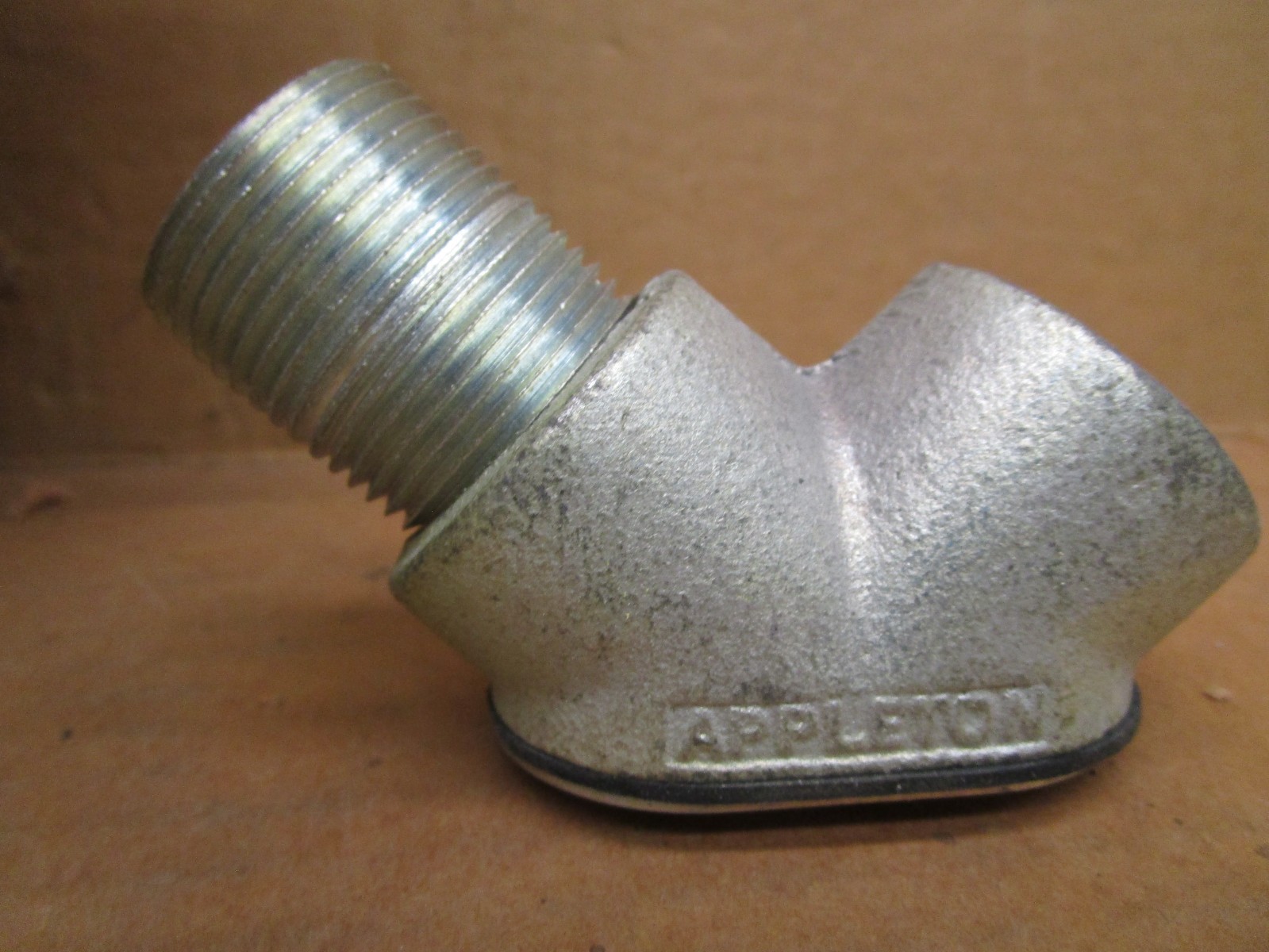 New Open Box of 23 Pieces Appleton 90 Degree Pulling Elbows MFL-100 51522LR