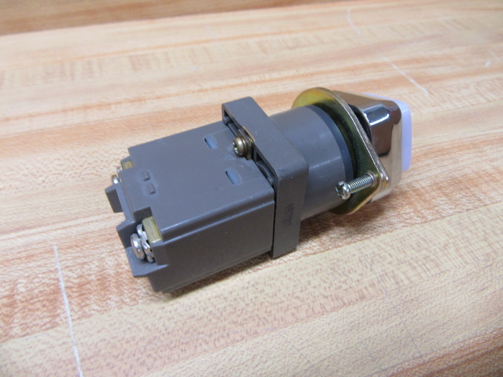 IDEC ULQN Izumi Push Button