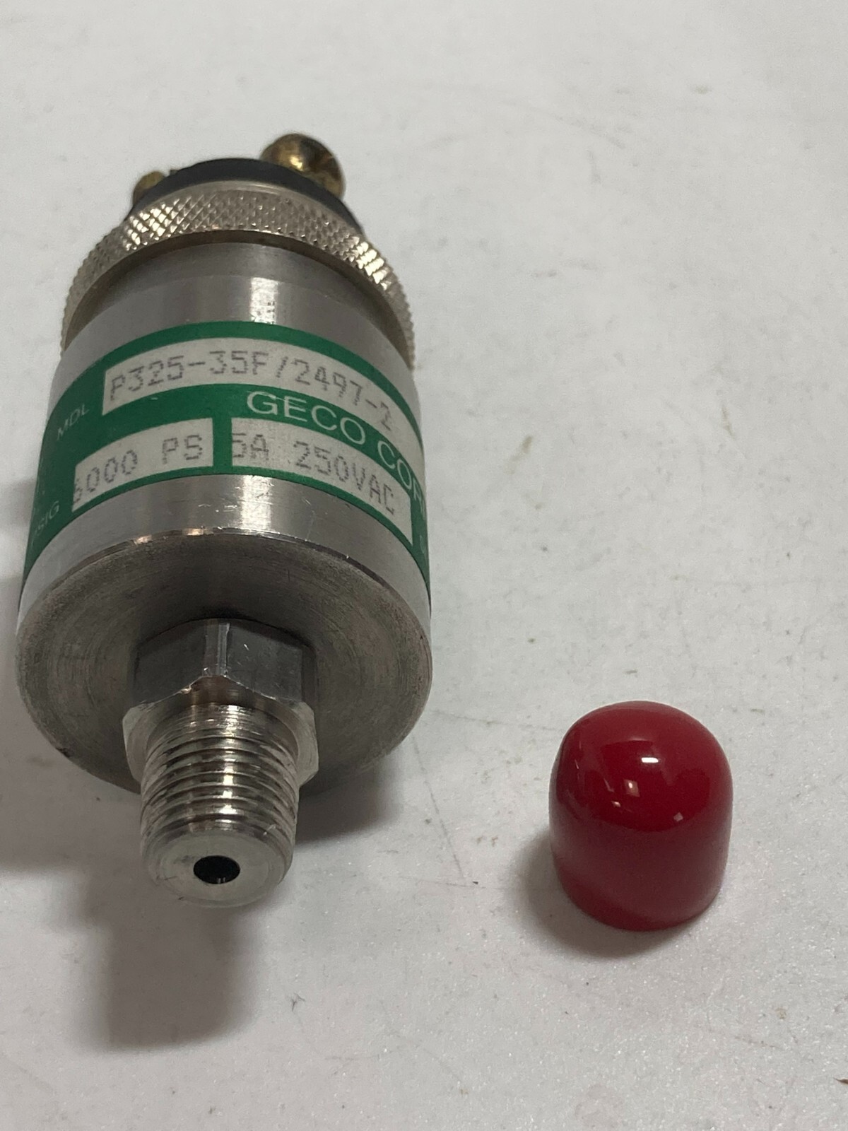 GECO CORP. P325-35F/2497-2 PRESSURE SWITCH 1/8IN 3000psi 250VAC NNB