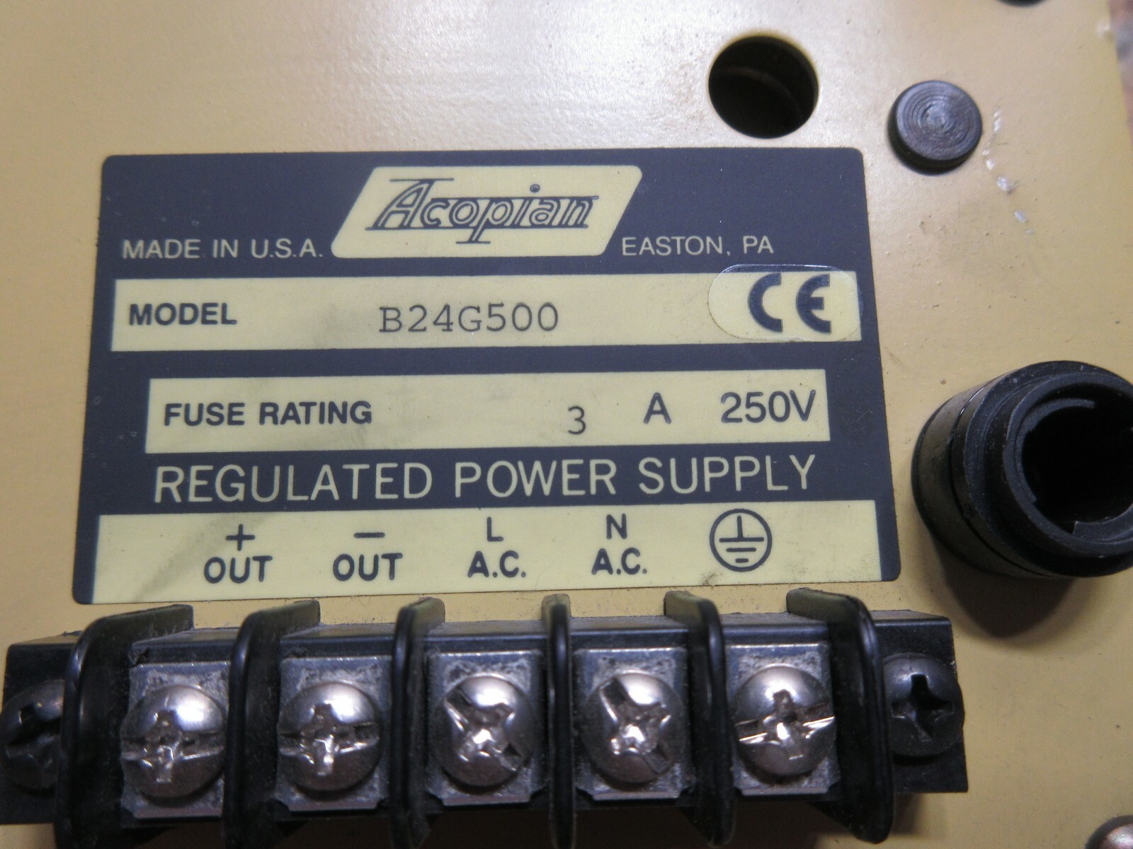 ACOPIAN REGULATED POWER SUPPLY B24G500 250V WARRANTY