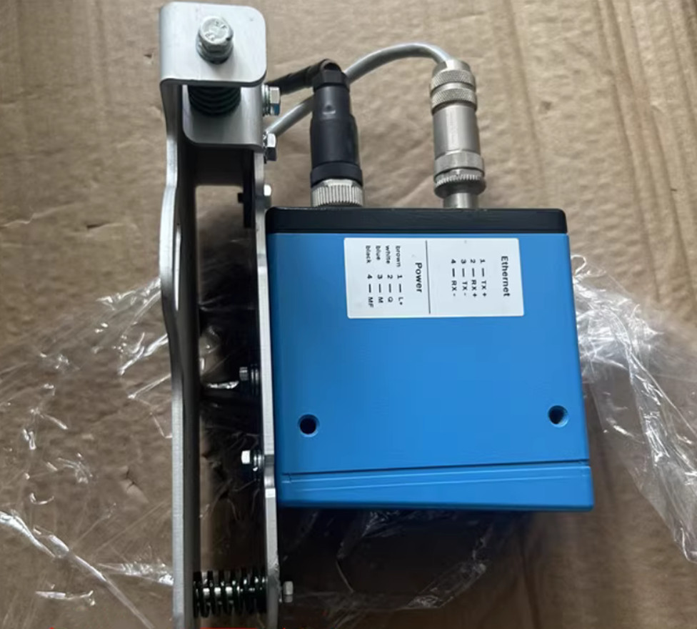 1PC USED ISD400-6111 sensor ISD4006111 90days warranty DHL or Fedex