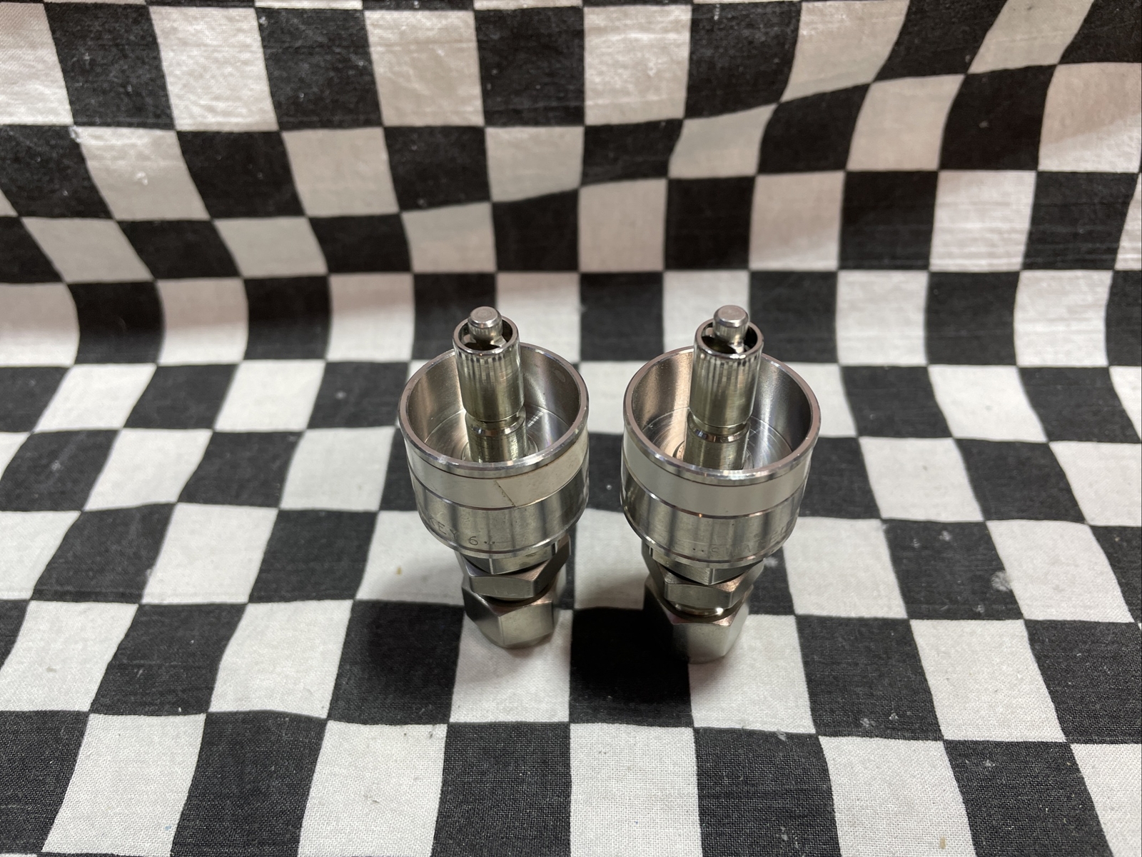 Swagelok Bulkhead Quick Connect 3/8″ VALVE, SS-QC6-D1-600K6, LOT OF 2, #1549D2