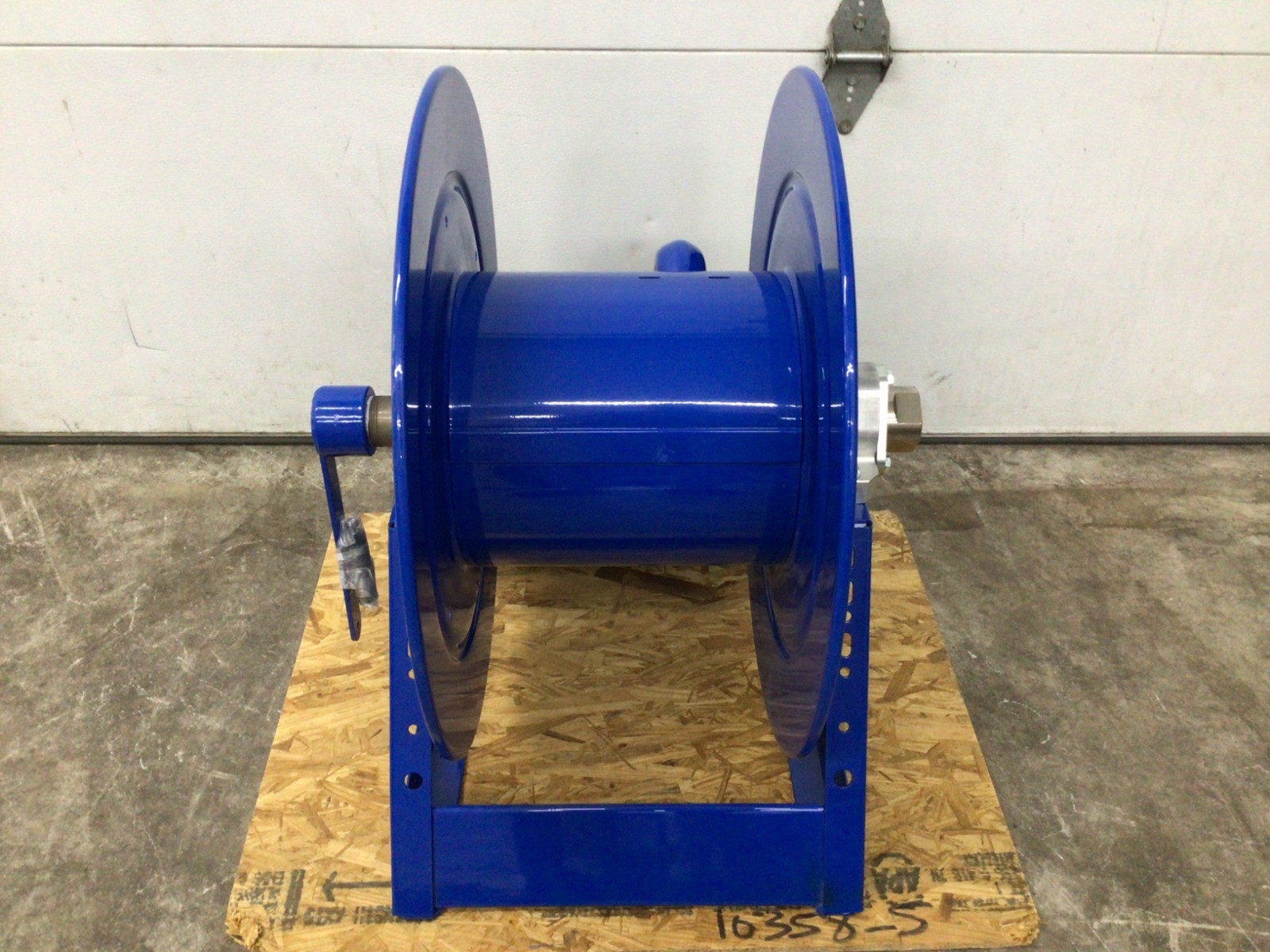 Coxreels Hand Crank Hose Reel,1-1/2×50 1185-1124 Coxreels 1185-1124 674255833555