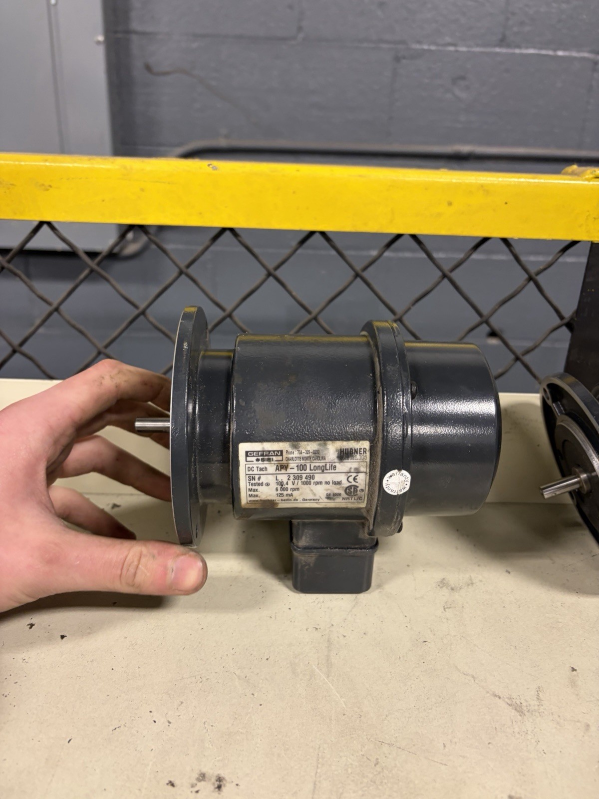 HUBNER APY-100 LONGLIFE DC TACHO GENERATOR USED