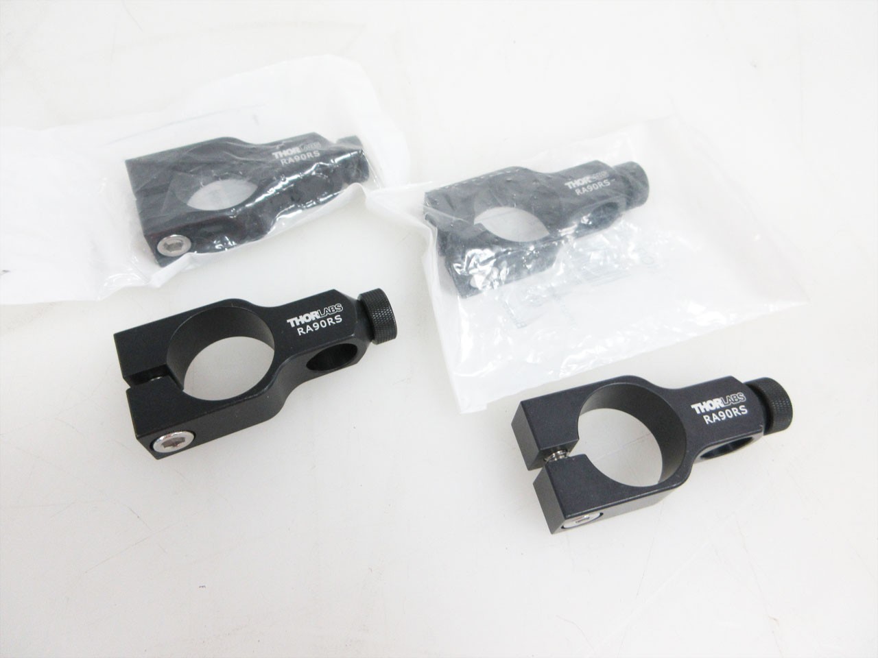 LOT OF FOUR (4) THORLABS RA90RS RIGHT-ANGLE Ø1″ TO Ø1/2″ POST CLAMP