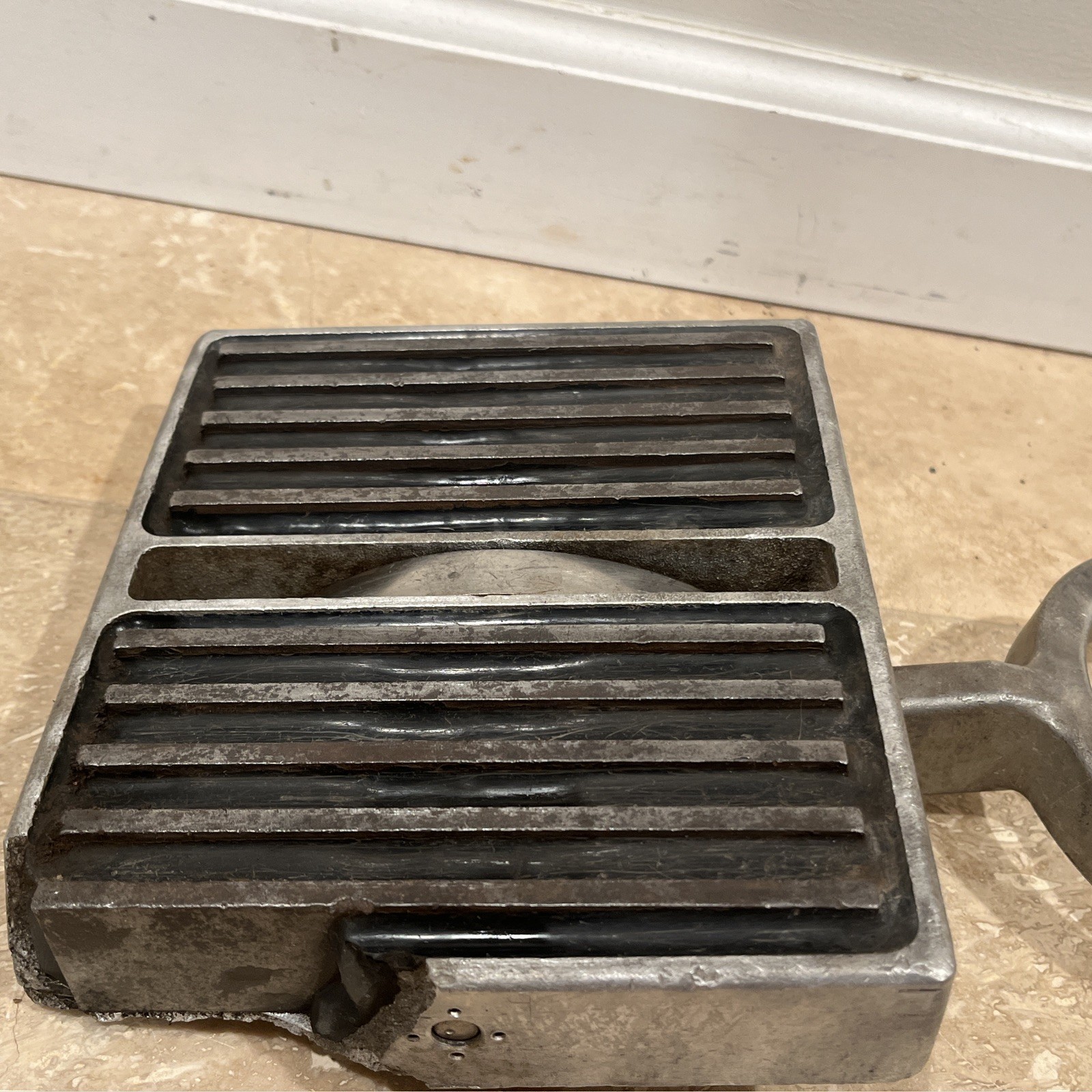 MAG-MATE B600 Manual Lifting Magnet,600 lb Load Cap. 2RVA6 (S1L5)