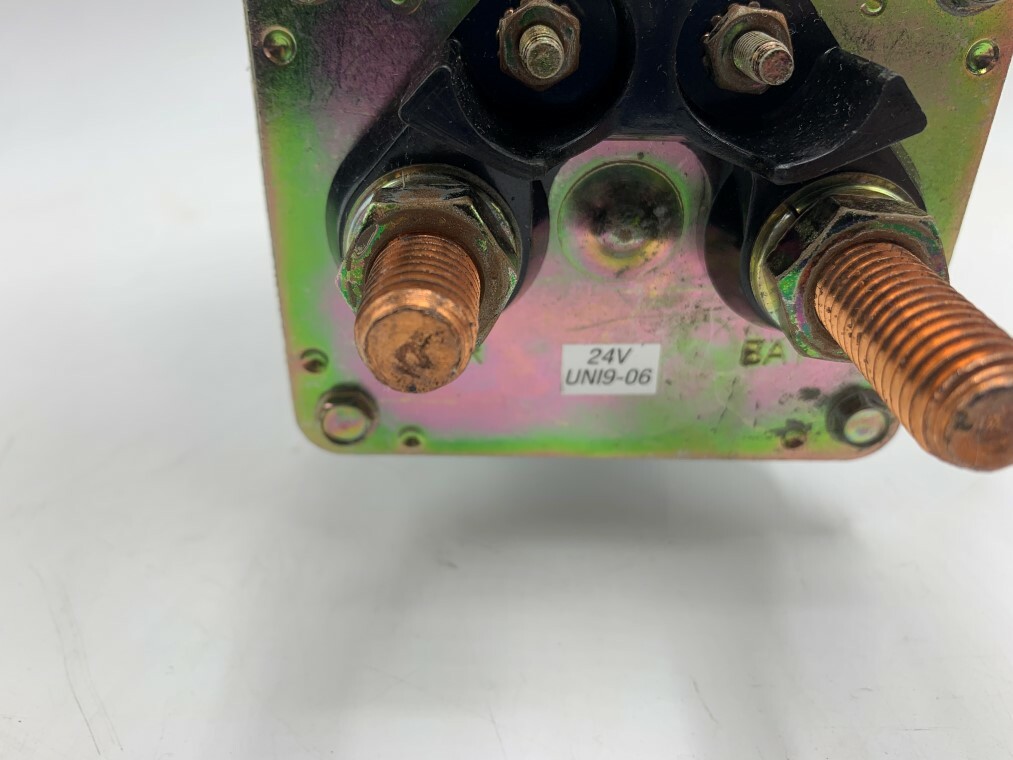 UNI9-06 Parallel Switch 1119845, 24V