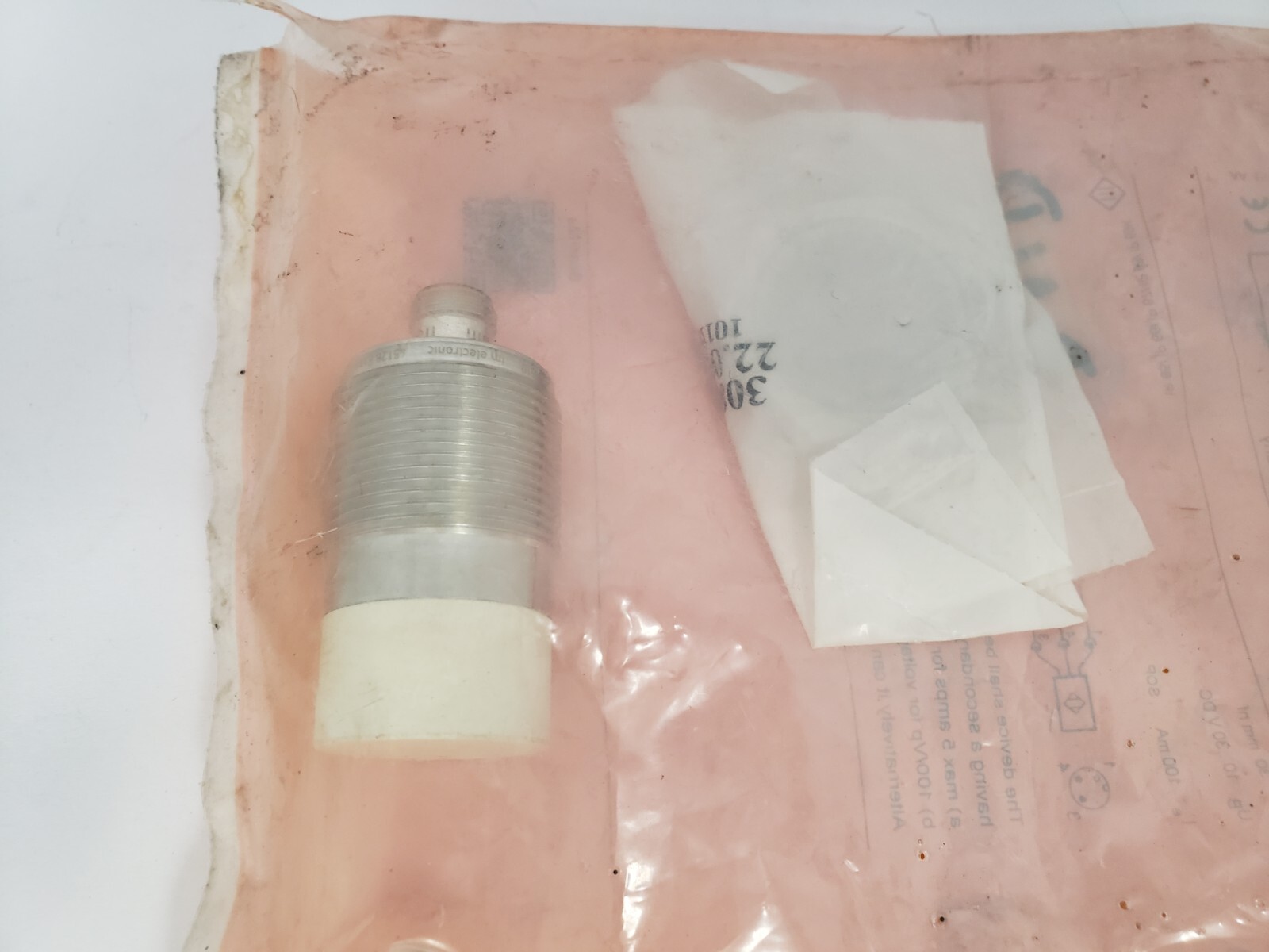 IFM ELECTRONIC IIK3030-BPKG/K1/US-104 INDUCTIVE SENSOR 10-30V DC (IIS268) NIB