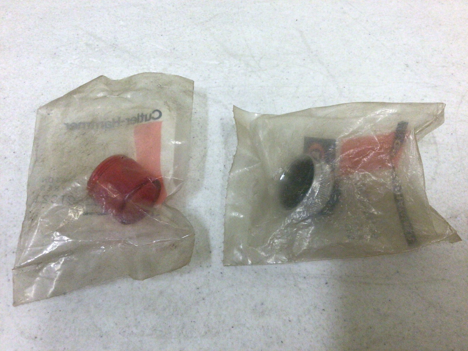 NEW, CUTLER HAMMER / EATON 10250TC21 RED LENS BUTTON & 10250TC34 GREEN LENS