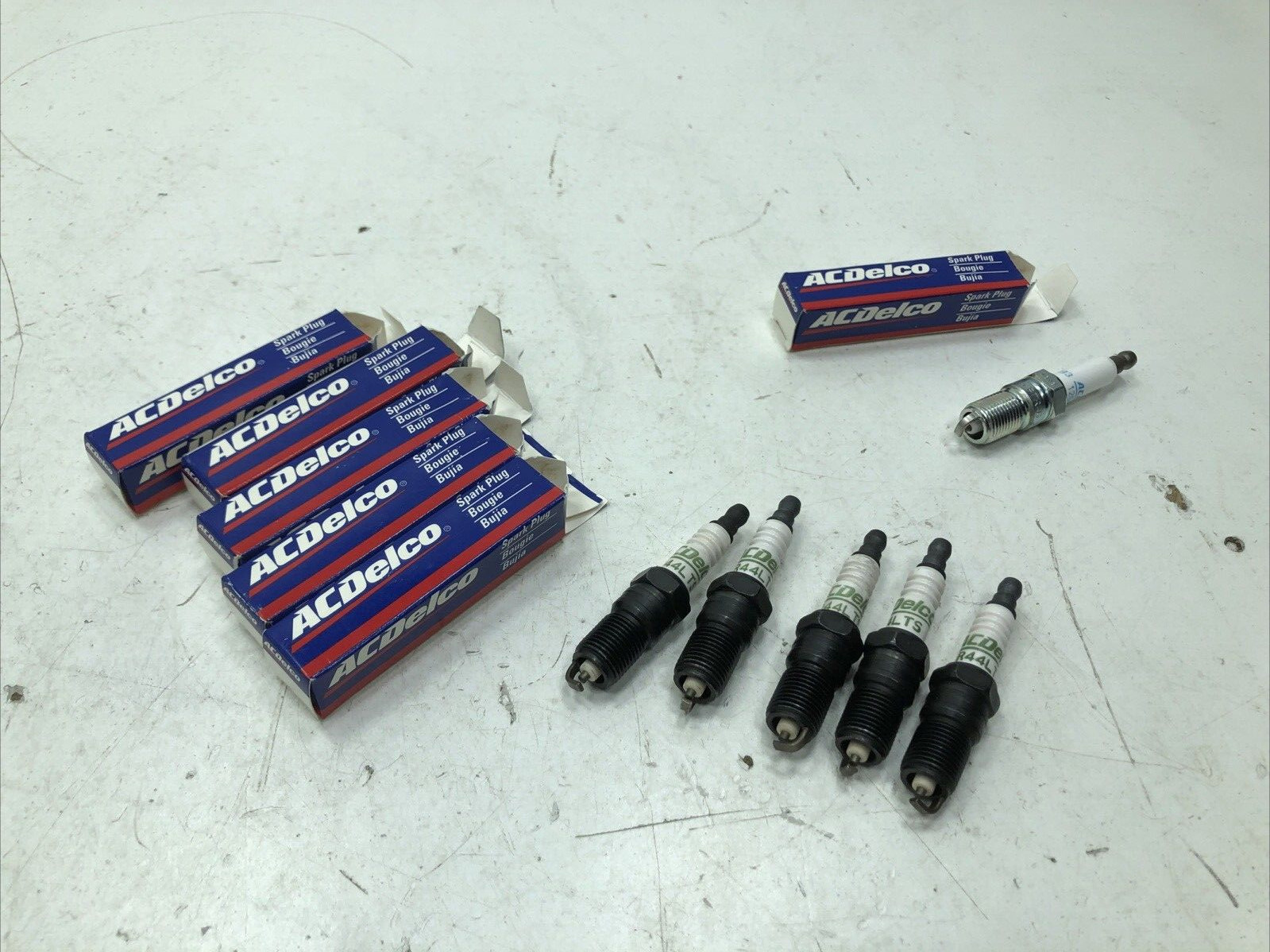 (Qty.6) ACDelco R44LTS Spark Plugs