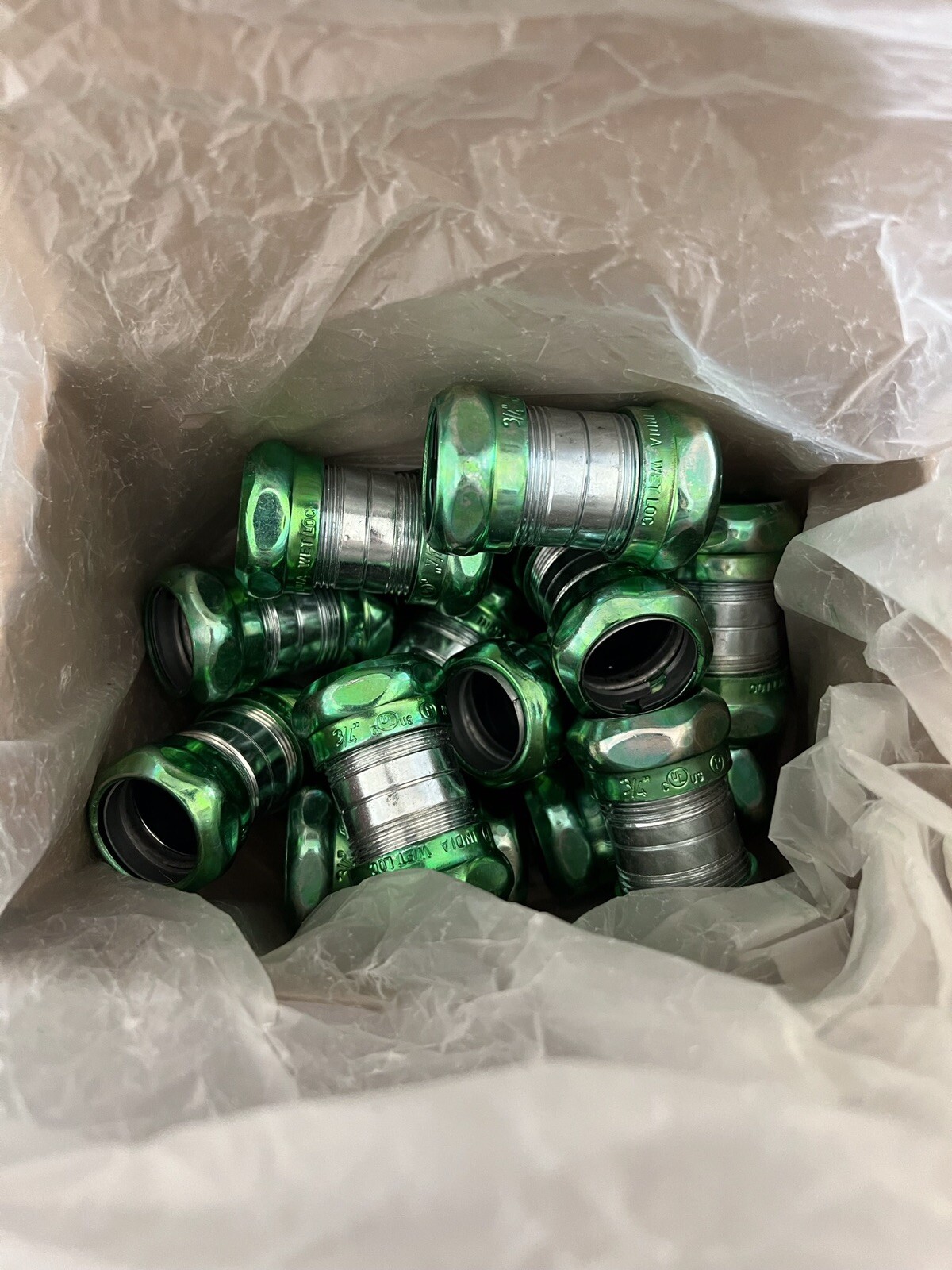 12 Emerson Appleton 6075GSR 3/4” Raintight EMT Coupling total of 12