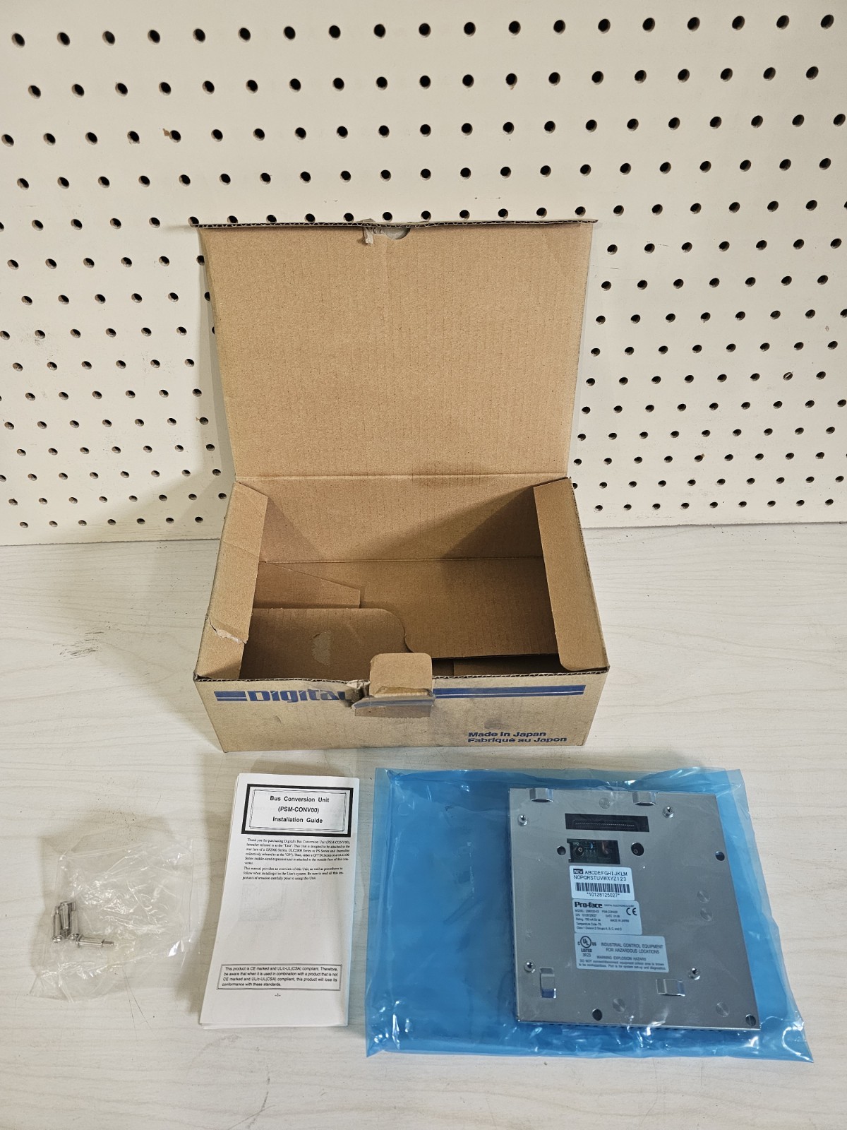 New Digital Electronics Pro-face Bus Conversion Unit Panel 2980020-03 PSM-CONV00