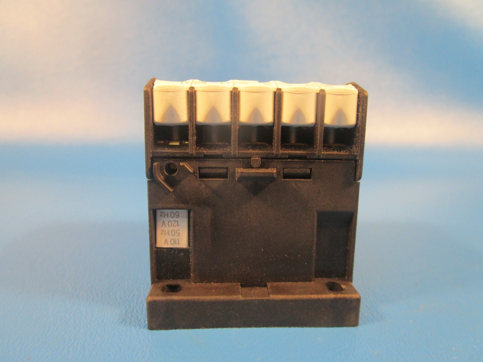Eaton Moeller XTRM10A40, DIL ER-40 AC Contactor, 10 AMP, 220-240V, 600VAC Max