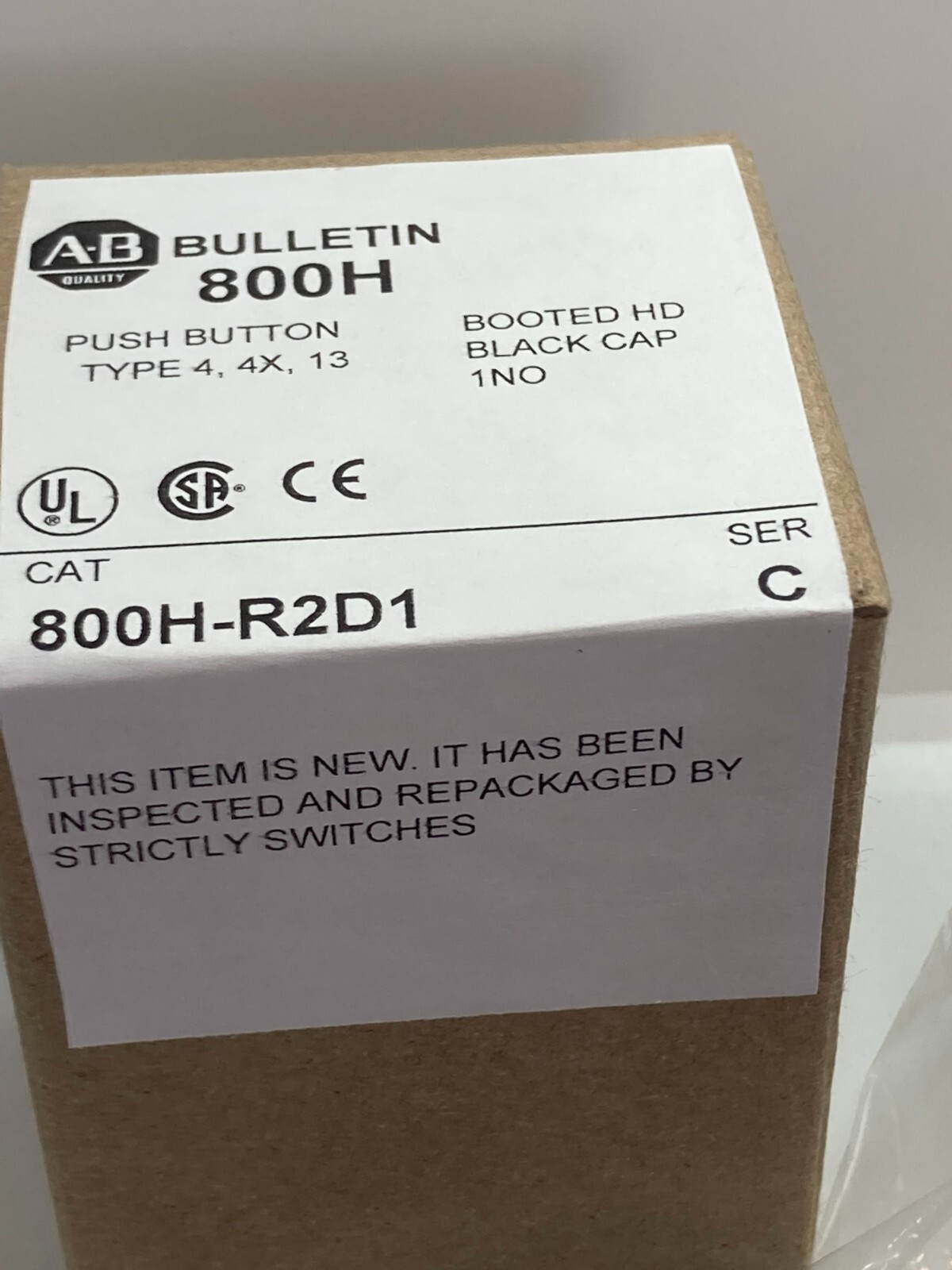 ALLEN BRADLEY 800H-R2D1 PUSHBUTTON BOOTED BLACK 1NO SERIES C NIB