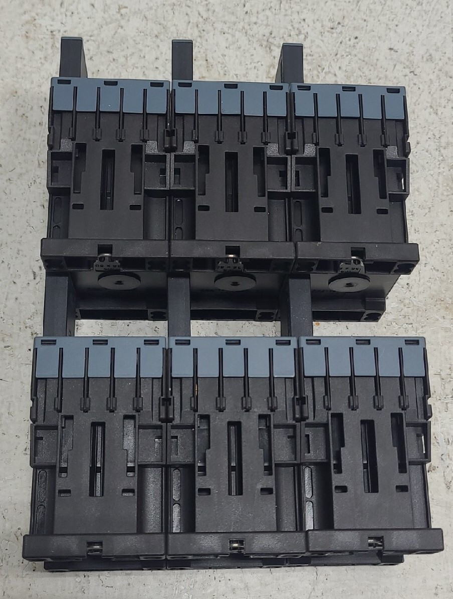 Siemens Sirius 3RT2015-2BB42 w/ 3RT2916-1JJ00 Connector Lot 6 units.